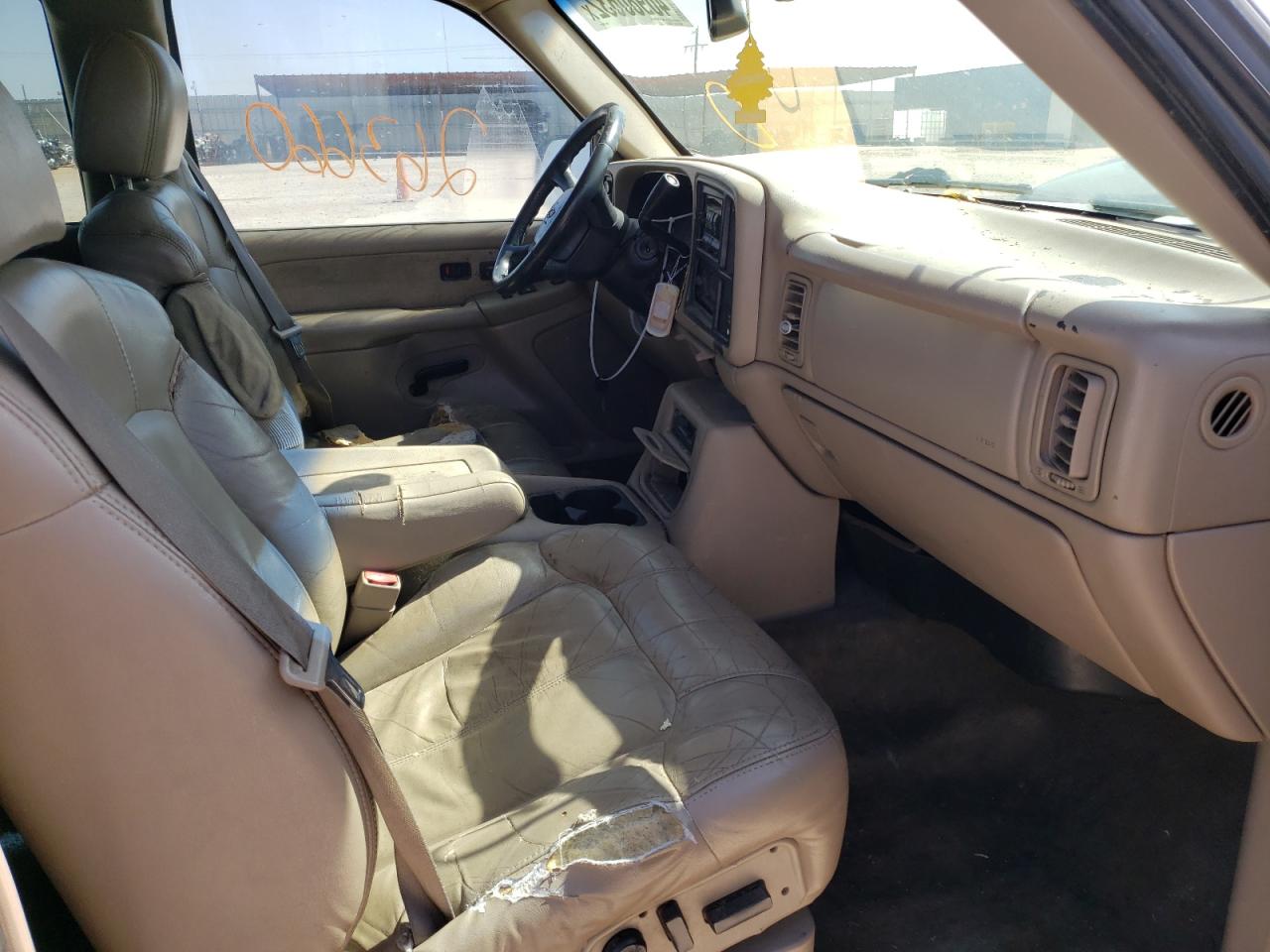 Photo 5 from auction – 2002 CHEVROLET SILVERADO with VIN 2GCEK19T521303513