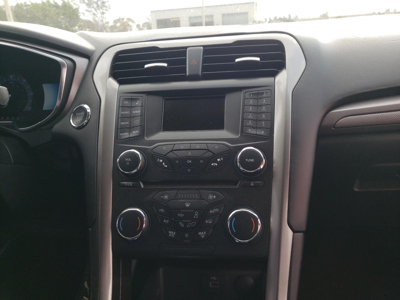 Photo 9 from auction – 2017 FORD FUSION SE with VIN 3FA6P0LU1HR385297