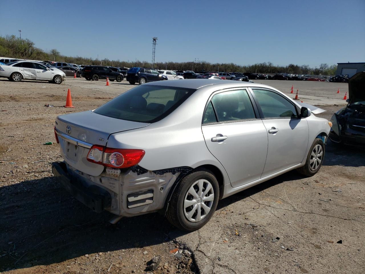 Photo 4 from auction – 2011 TOYOTA COROLLA with VIN 2T1BU4EE5BC566947