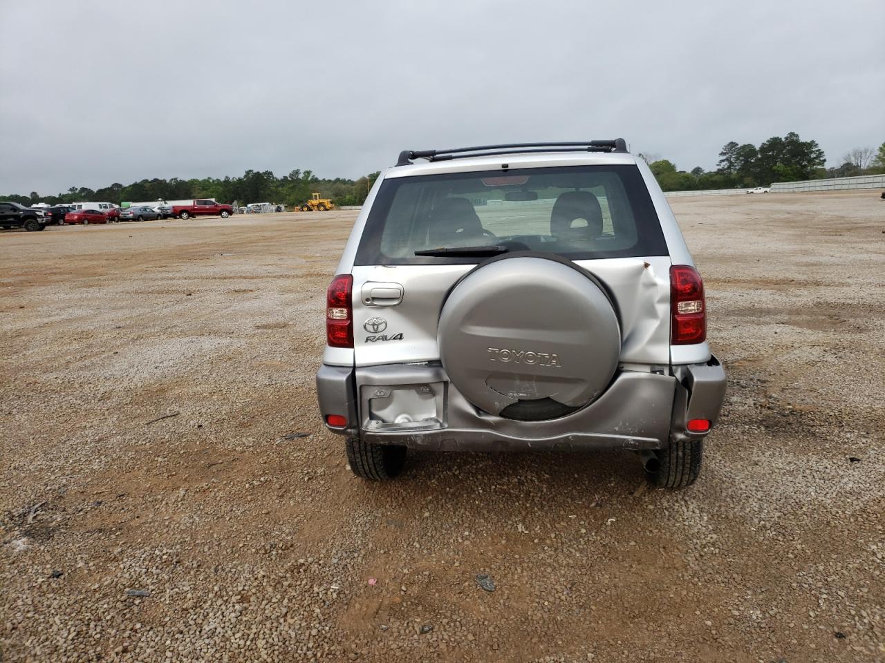 Photo 9 from auction – 2005 TOYOTA RAV4 with VIN JTEGD20V250093259