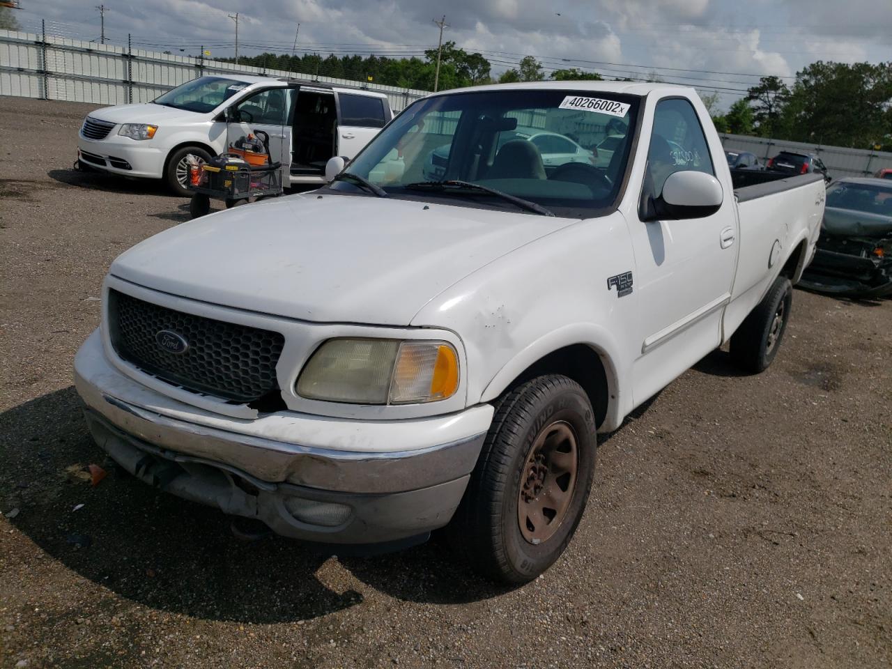 Фото 2 с аукциона – 2003 FORD F150 с VIN 2FTPF18Z53CA90930
