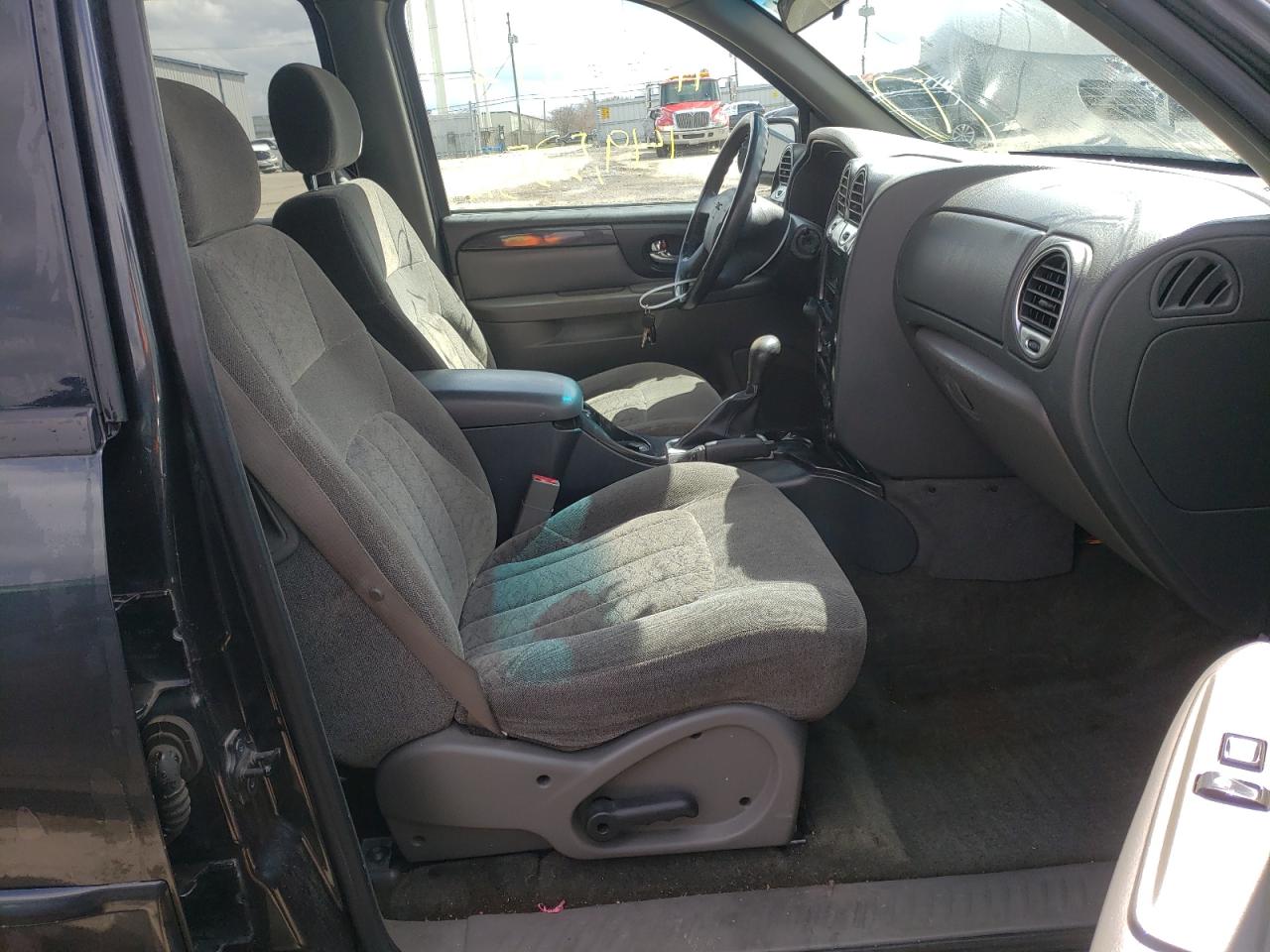 Photo 5 from auction – 2004 GMC ENVOY with VIN 1GKDS13S742187721
