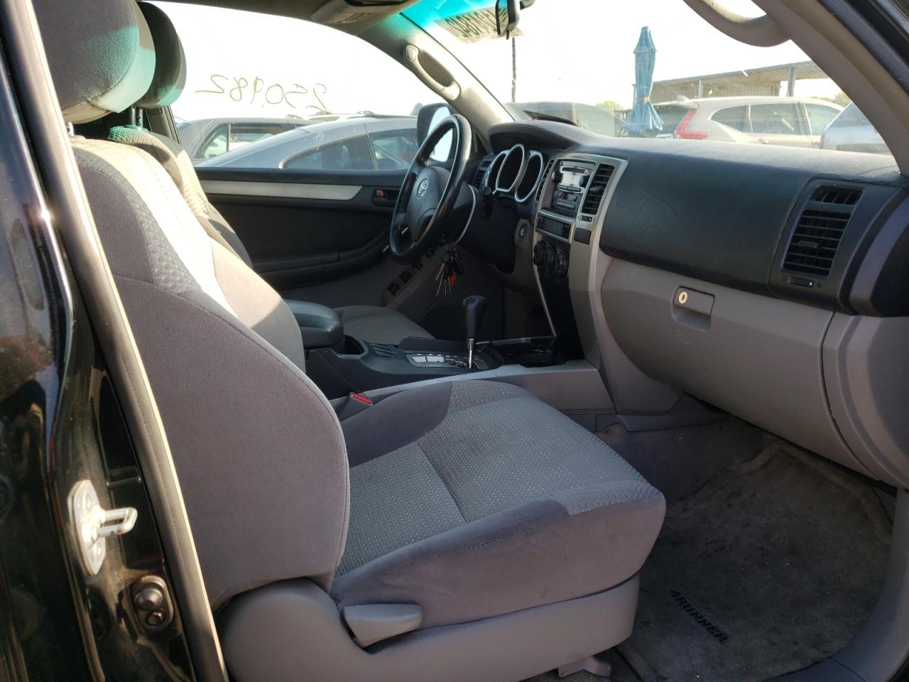Фото 5 с аукциона – 2004 TOYOTA 4RUNNER SR с VIN JTEZU14R440024751