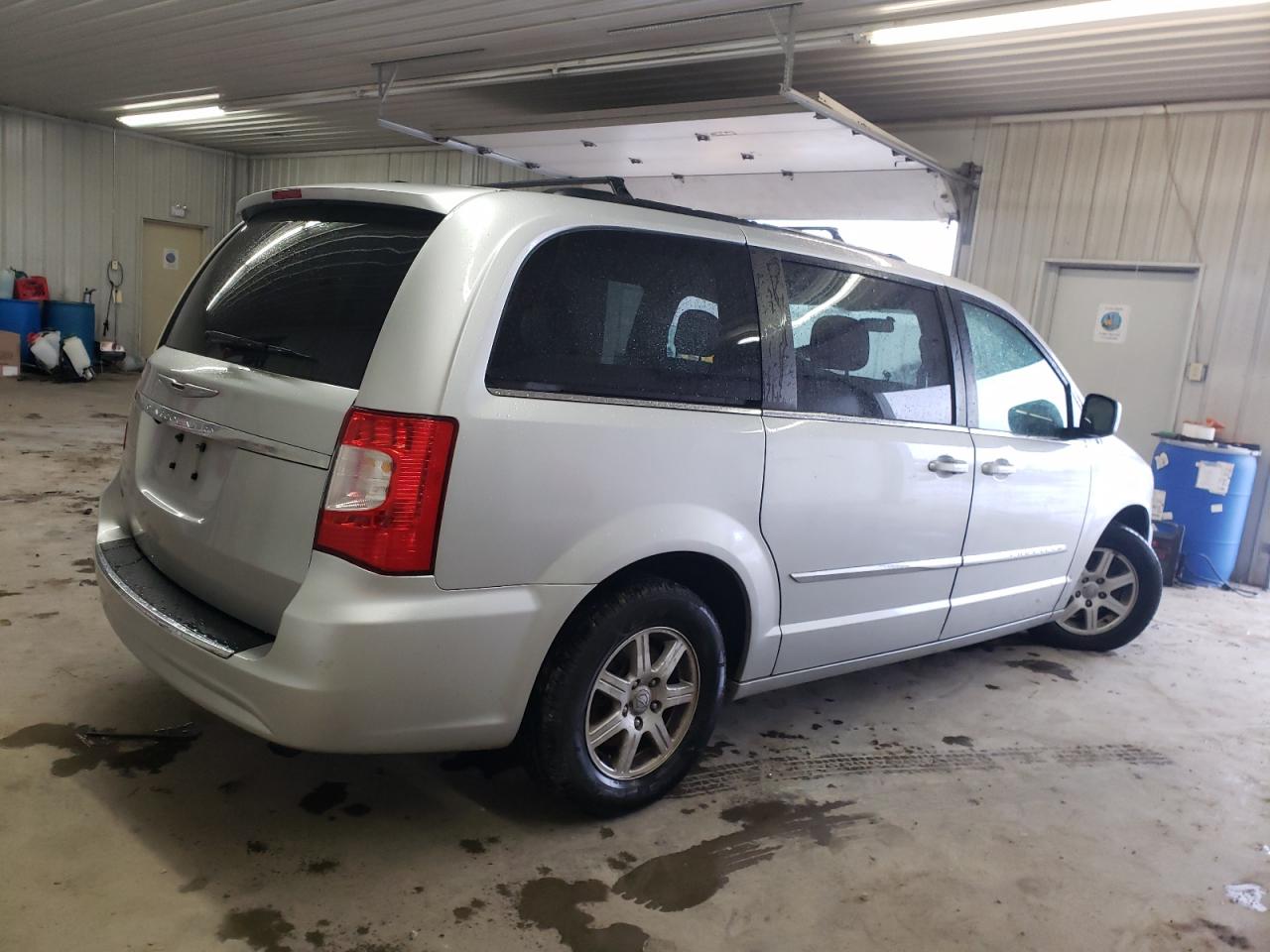 Photo 4 from auction – 2011 CHRYSLER TOWN & COU with VIN 2A4RR5DG2BR650517