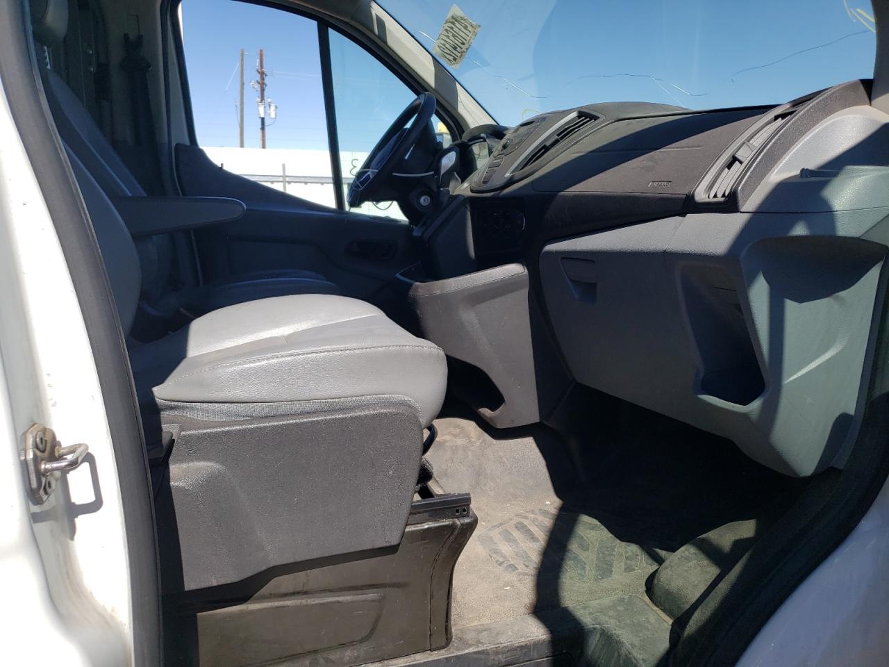 Photo 5 from auction – 2016 FORD E250 with VIN 1FTYR1YG5GKA95153