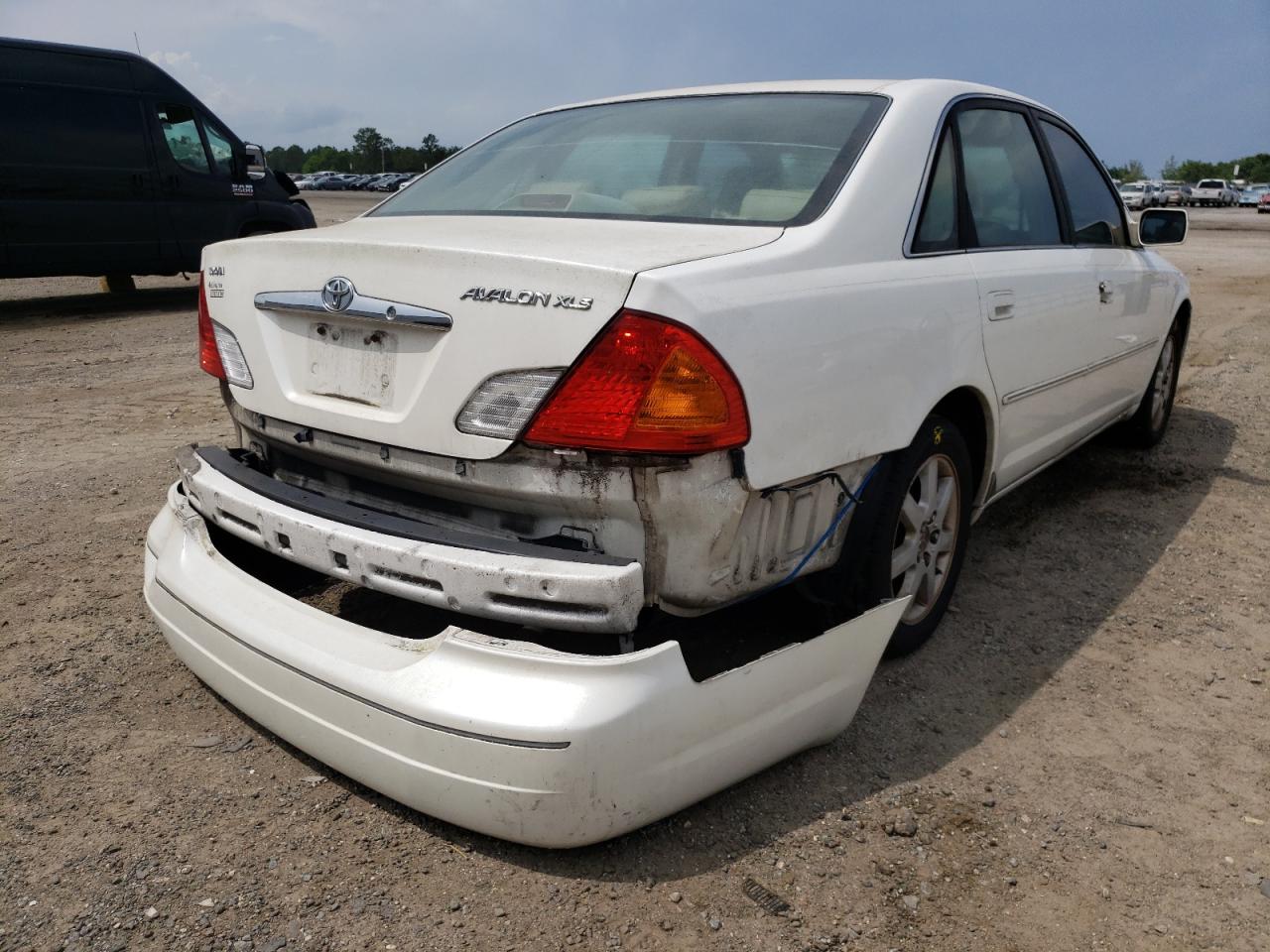 Photo 4 from auction – 2001 TOYOTA AVALON XL with VIN 4T1BF28B71U140660