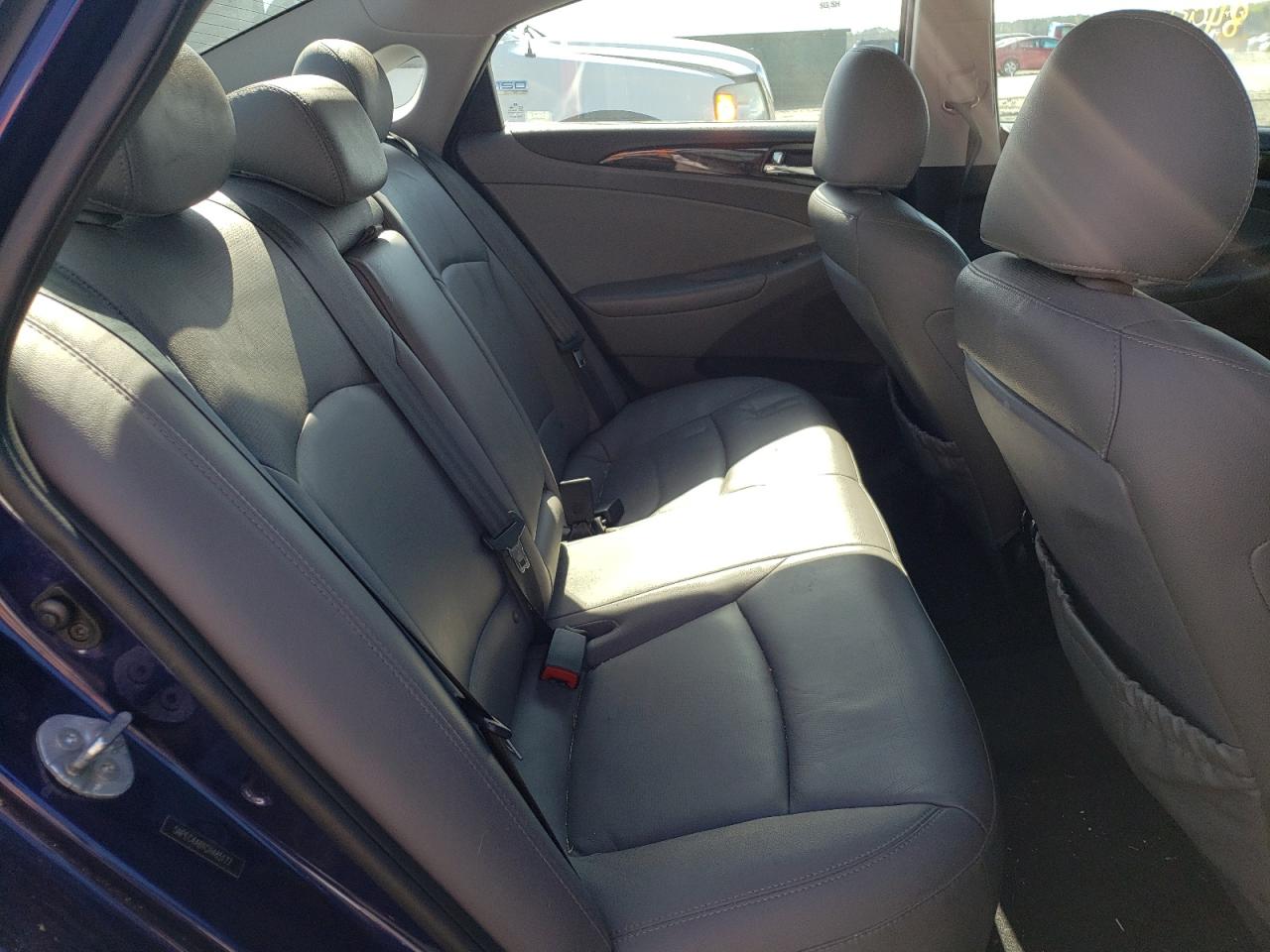 Photo 6 from auction – 2012 HYUNDAI SONATA SE with VIN 5NPEC4AB1CH485177