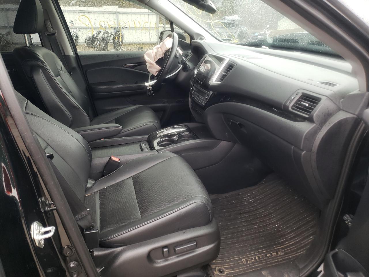 Photo 5 from auction – 2017 HONDA PILOT ELIT with VIN 5FNYF6H00HB086352