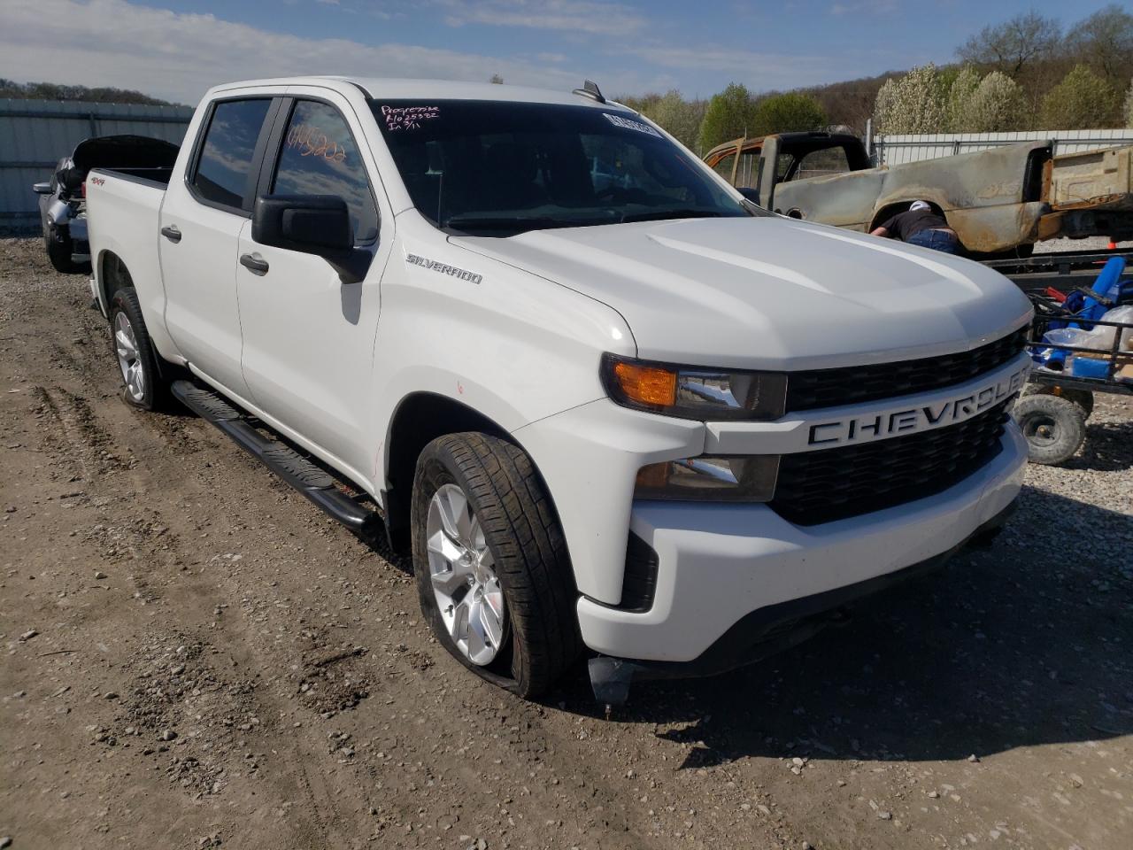 CHEVROLET SILVERADO 2020 with VIN 1GCPYBEH2LZ245030 - Photo from auction