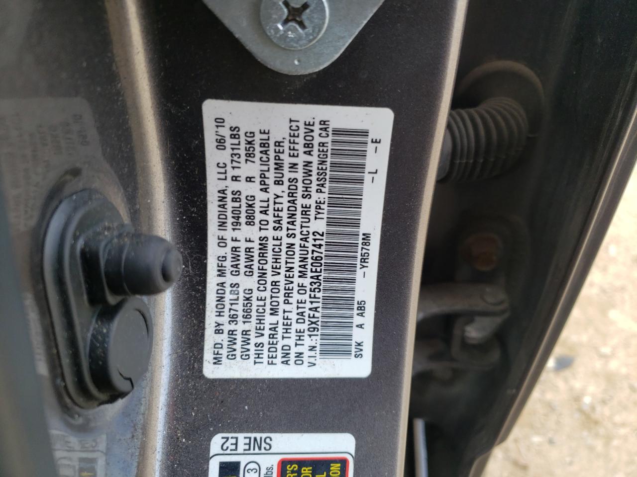Photo 10 from auction – 2010 HONDA CIVIC LX with VIN 19XFA1F53AE067412