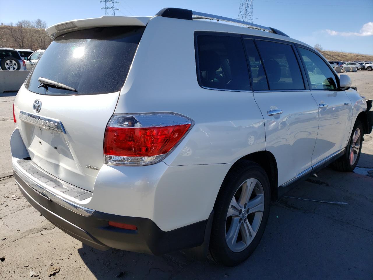 Photo 4 from auction – 2013 TOYOTA HIGHLANDER with VIN 5TDDK3EH4DS259203