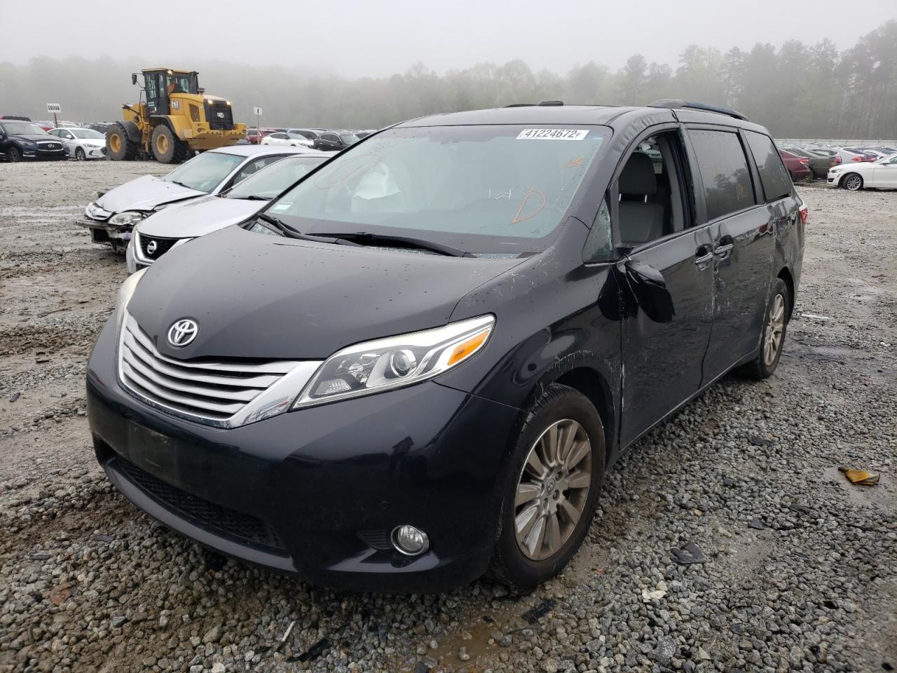 Photo 2 from auction – 2015 TOYOTA SIENNA L with VIN 5TDDK3DC0FS105824