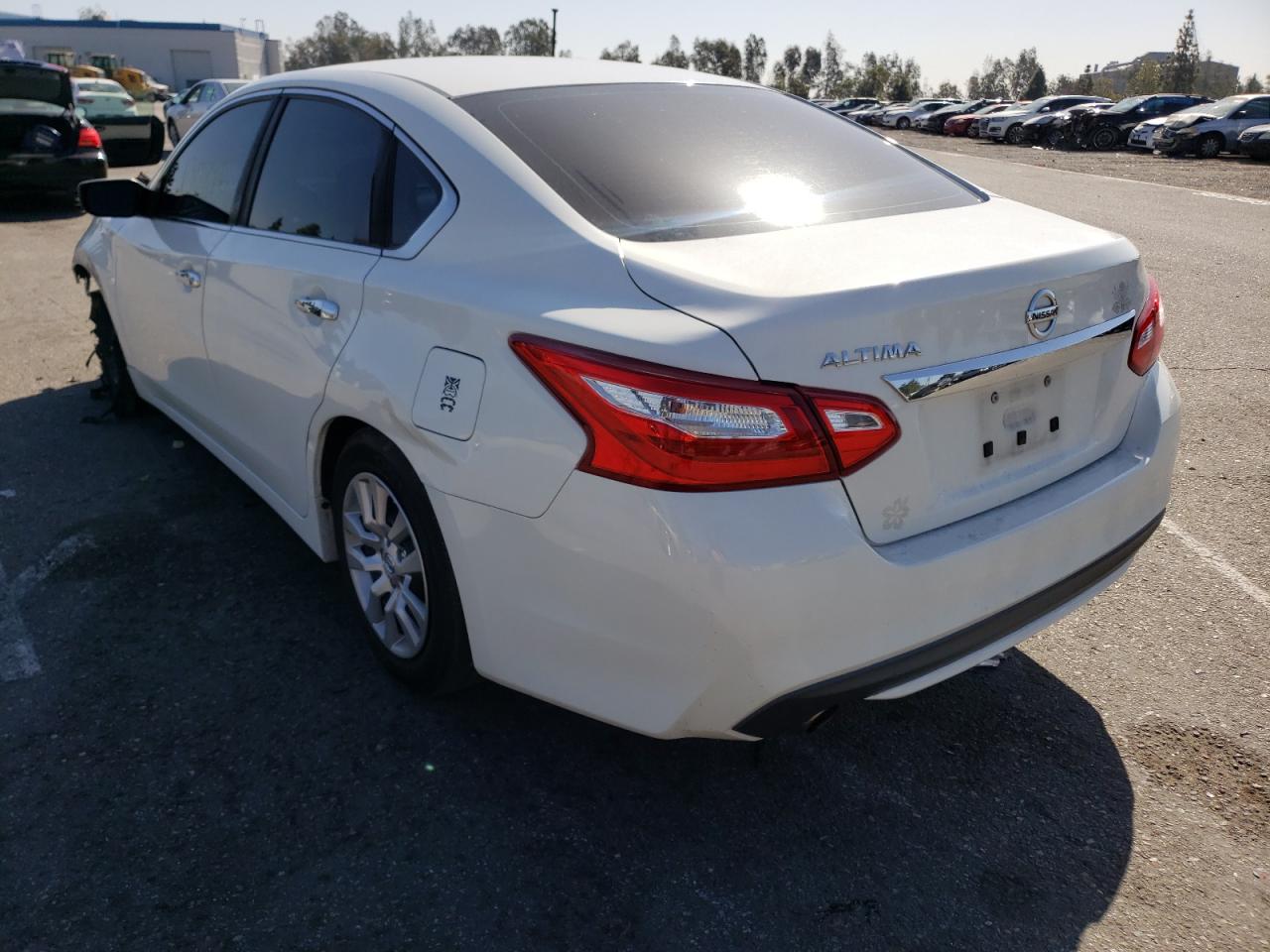 Photo 3 from auction – 2016 NISSAN ALTIMA 2.5 with VIN 1N4AL3AP2GN316138