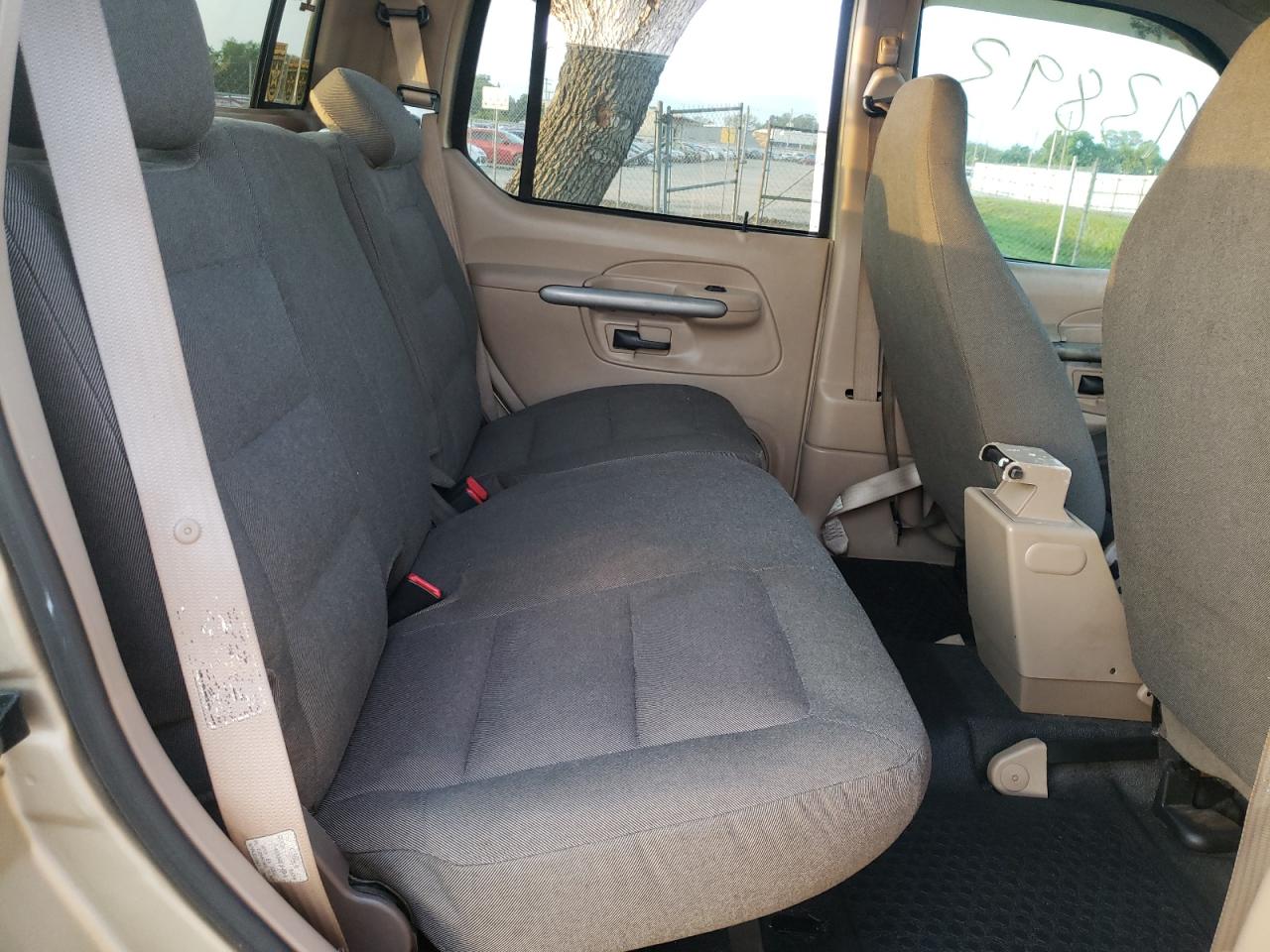 Photo 6 from auction – 2001 FORD EXPLORER S with VIN 1FMZU67E01UC29557