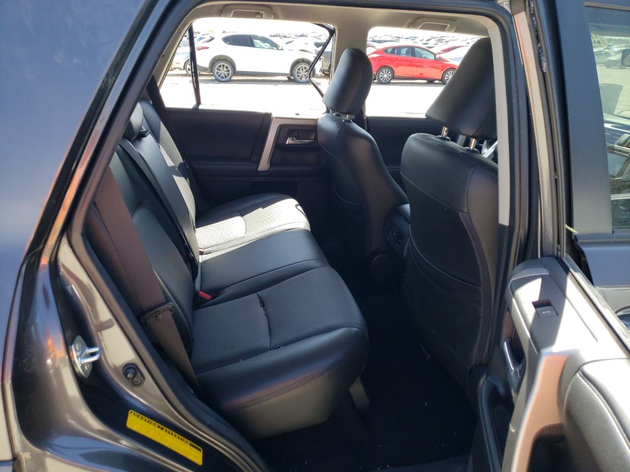 Photo 6 from auction – 2019 TOYOTA 4RUNNER SR with VIN JTEZU5JR1K5210016