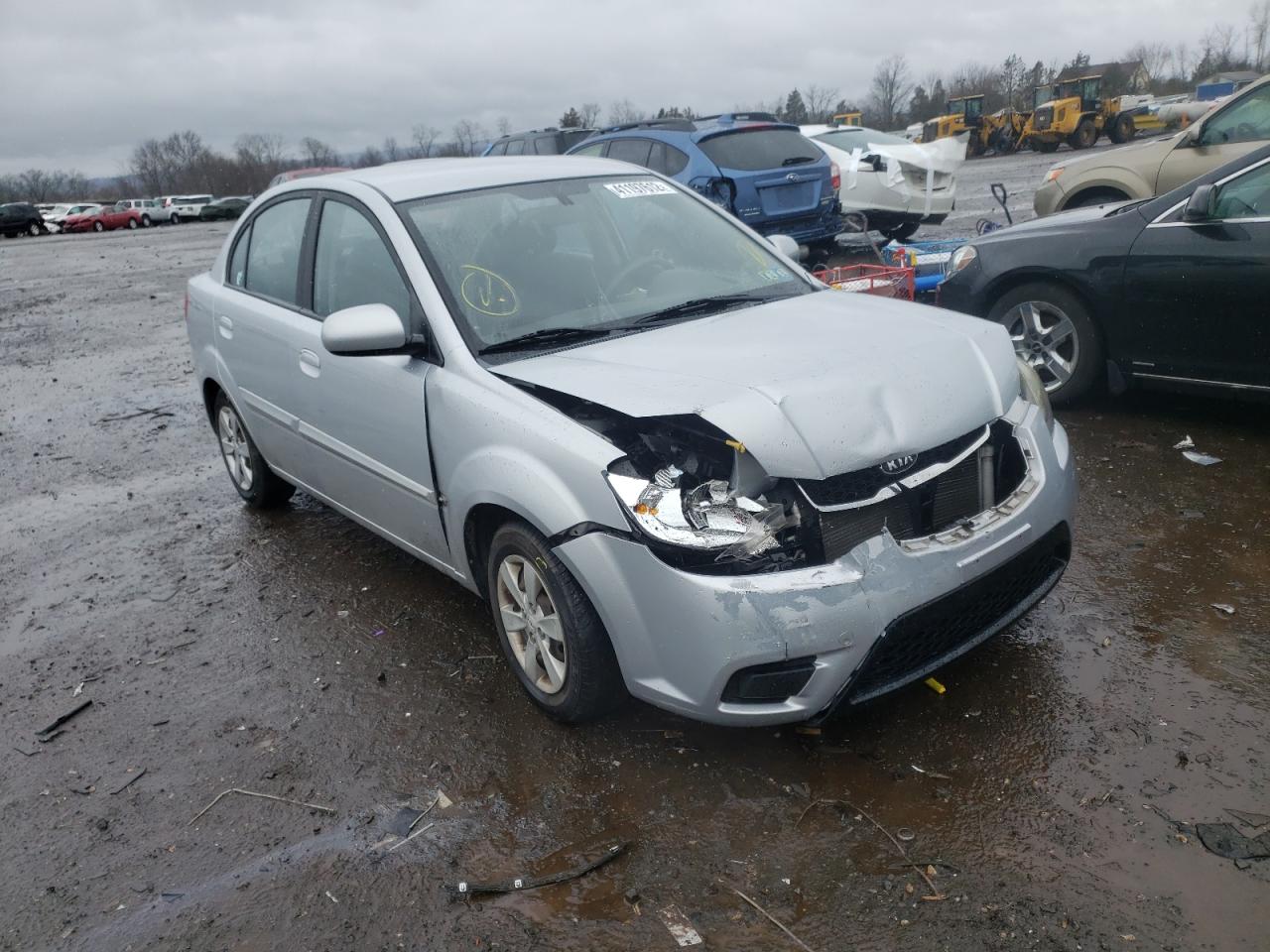 KIA RIO LX 2010 z numerem VIN KNADH4A39A6687758 - Zdjęcie z aukcji