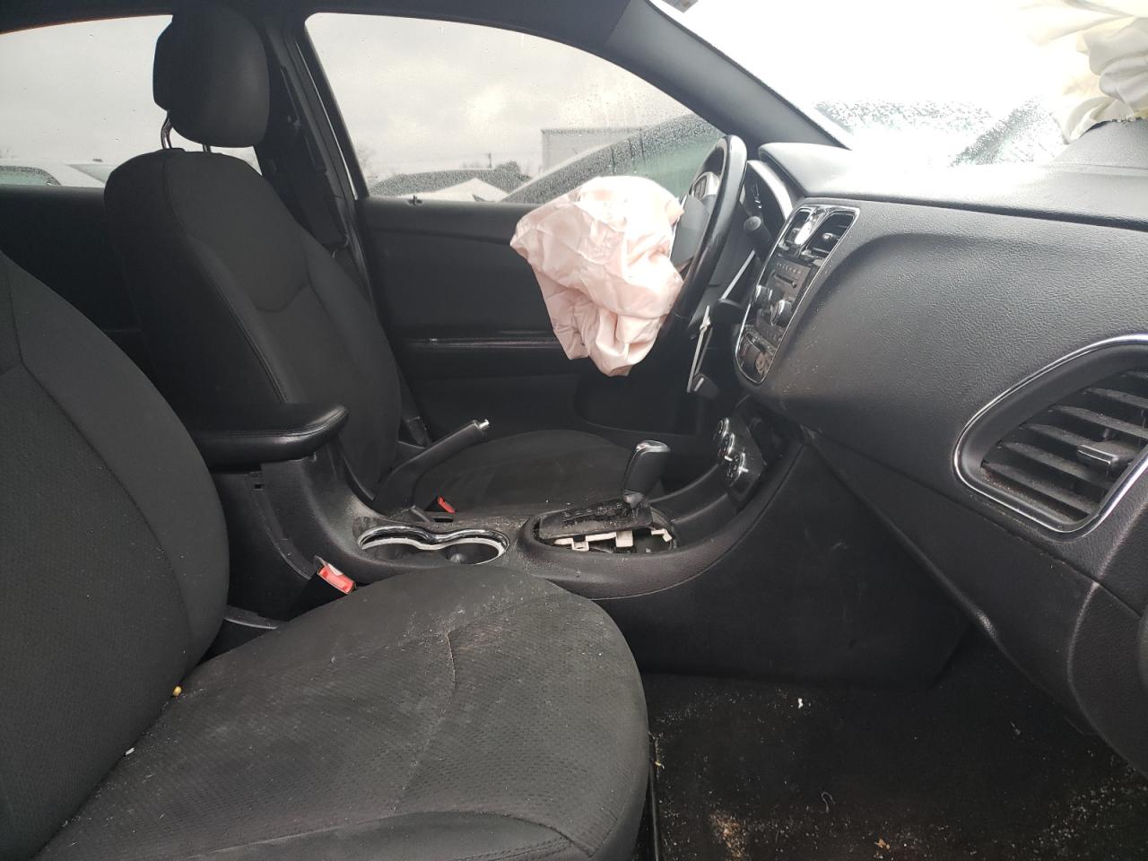 Photo 5 from auction – 2012 CHRYSLER 200 TOURIN with VIN 1C3CCBBBXCN119670