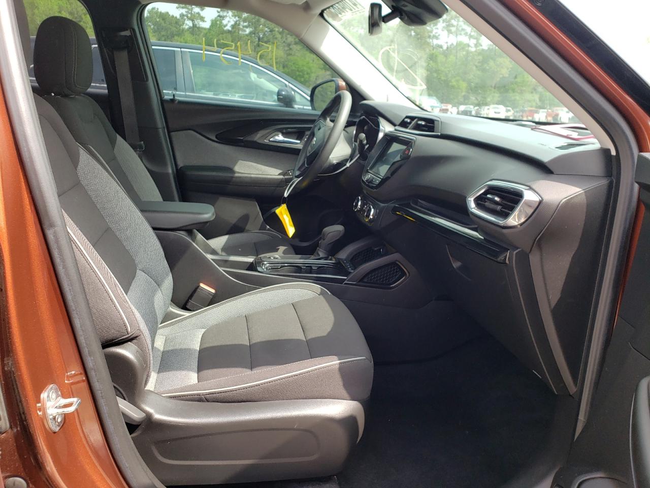 Photo 5 from auction – 2021 CHEVROLET TRAILBLAZE with VIN KL79MPSL3MB150932