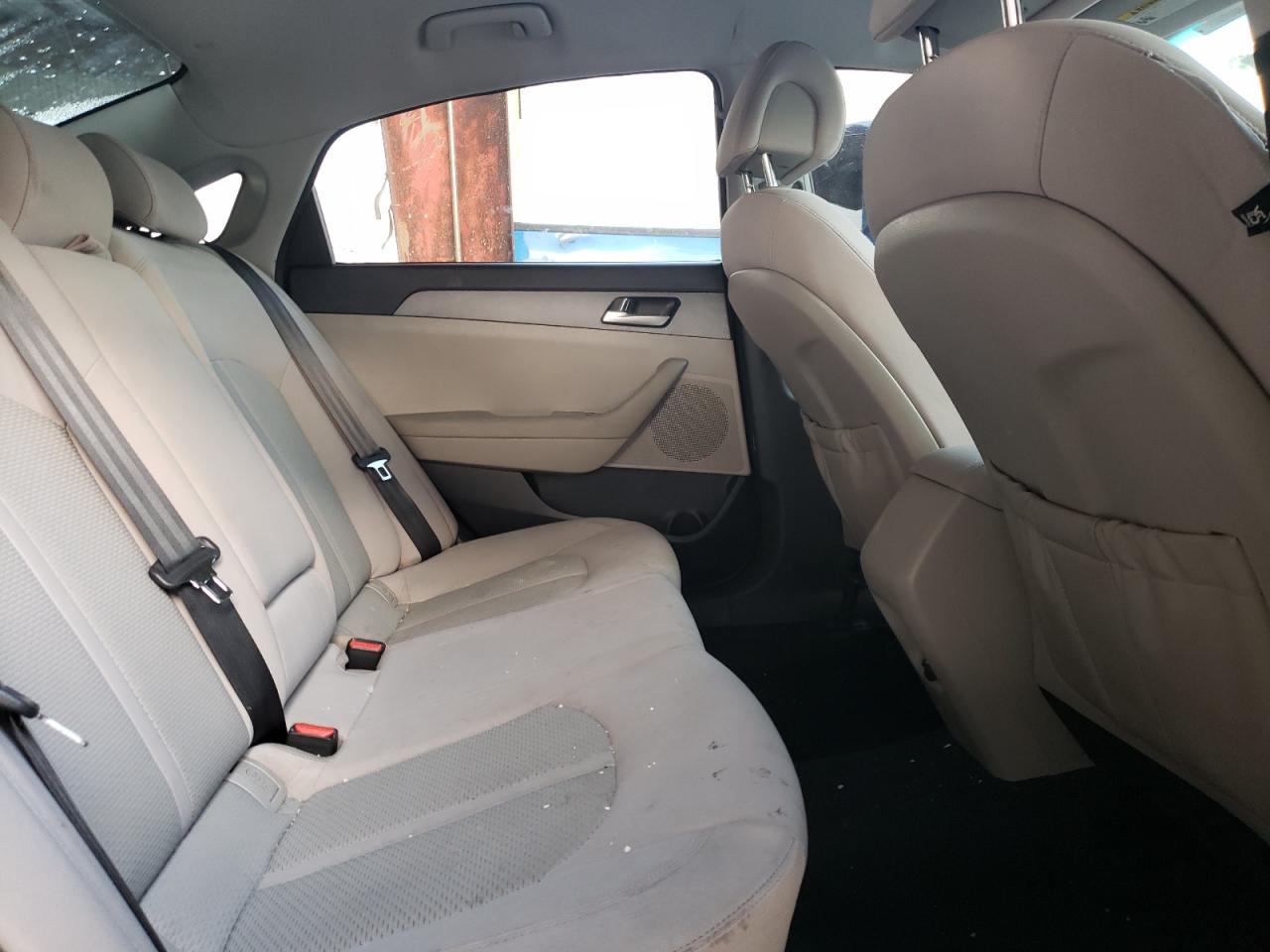 Photo 6 from auction – 2017 HYUNDAI SONATA SE with VIN 5NPE24AF1HH495351