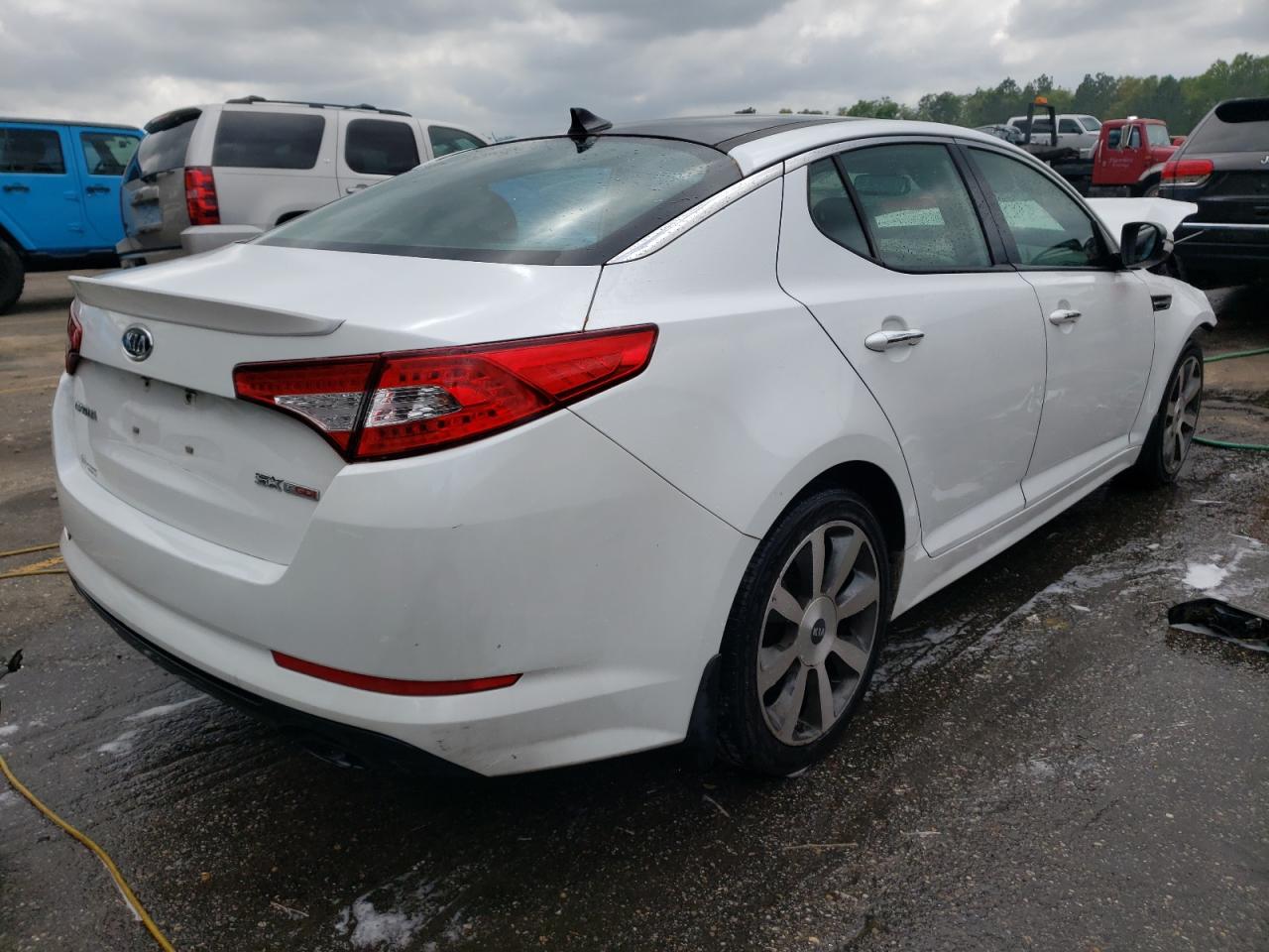 Photo 4 from auction – 2012 KIA OPTIMA SX with VIN 5XXGR4A62CG019246