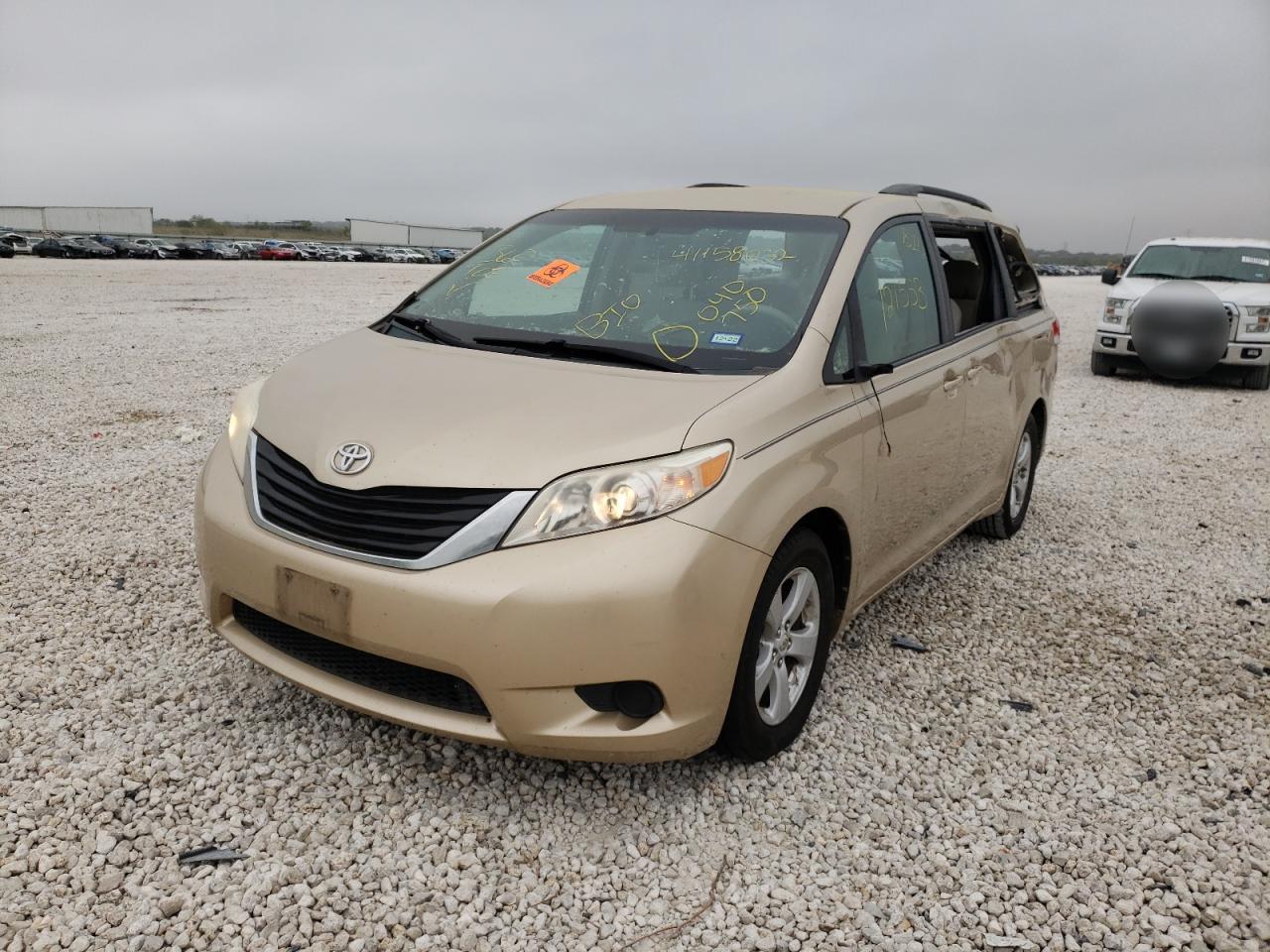 Photo 2 from auction – 2011 TOYOTA SIENNA LE with VIN 5TDKK3DC9BS040750