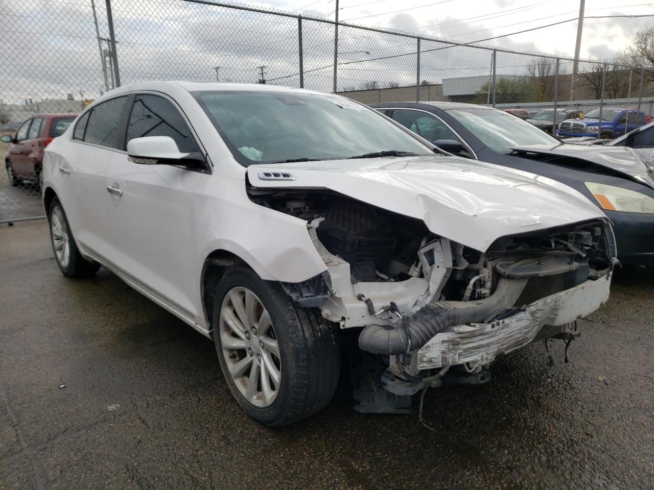 BUICK LACROSSE 2015 with VIN 1G4GB5G3XFF221600 - Photo from auction
