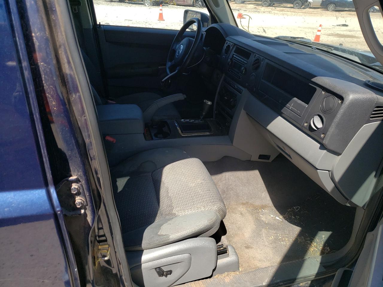 Photo 5 from auction – 2006 JEEP COMMANDER with VIN 1J8HH48N96C248430