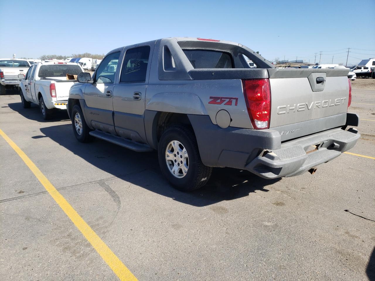 Photo 3 from auction – 2002 CHEVROLET AVALANCHE with VIN 3GNEK13TX2G123838