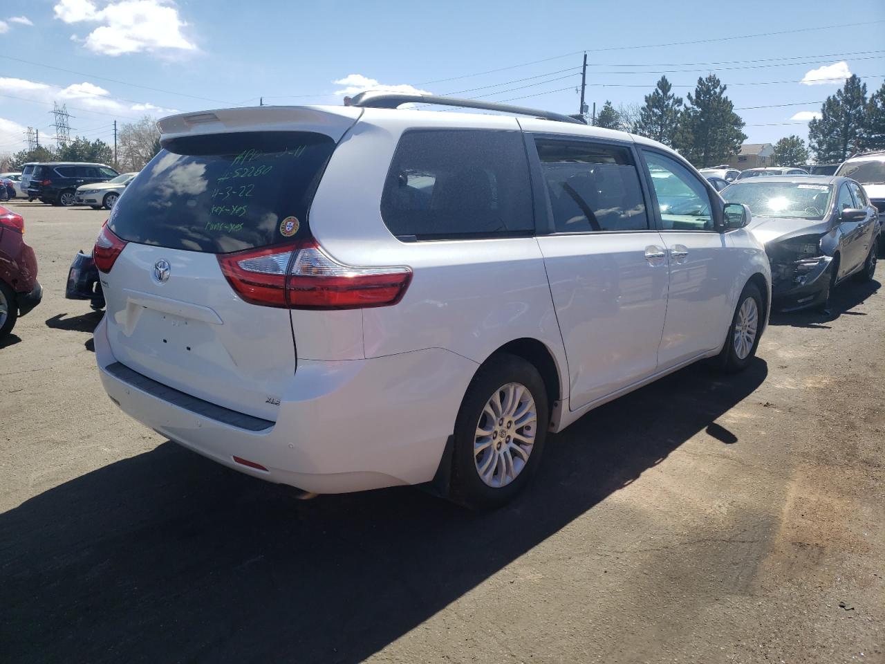 Photo 4 from auction – 2015 TOYOTA SIENNA XLE with VIN 5TDYK3DC9FS567137