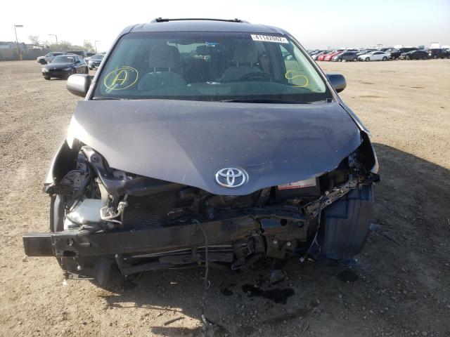 Photo 9 from auction – 2017 TOYOTA SIENNA LE with VIN 5TDKZ3DC0HS811732