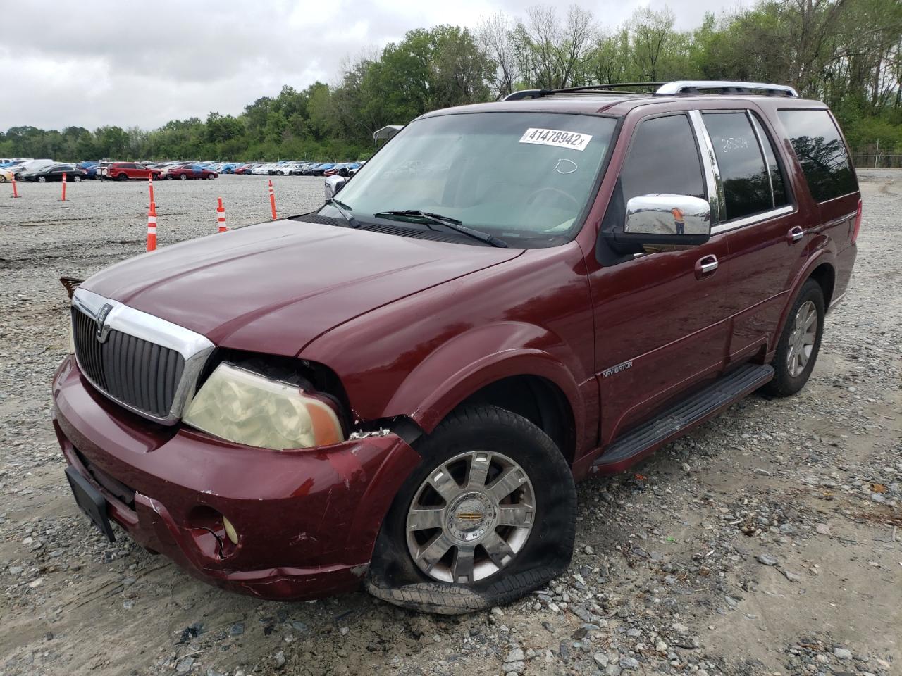 Photo 2 from auction – 2004 LINCOLN NAVIGATOR with VIN 5LMFU27R94LJ26336
