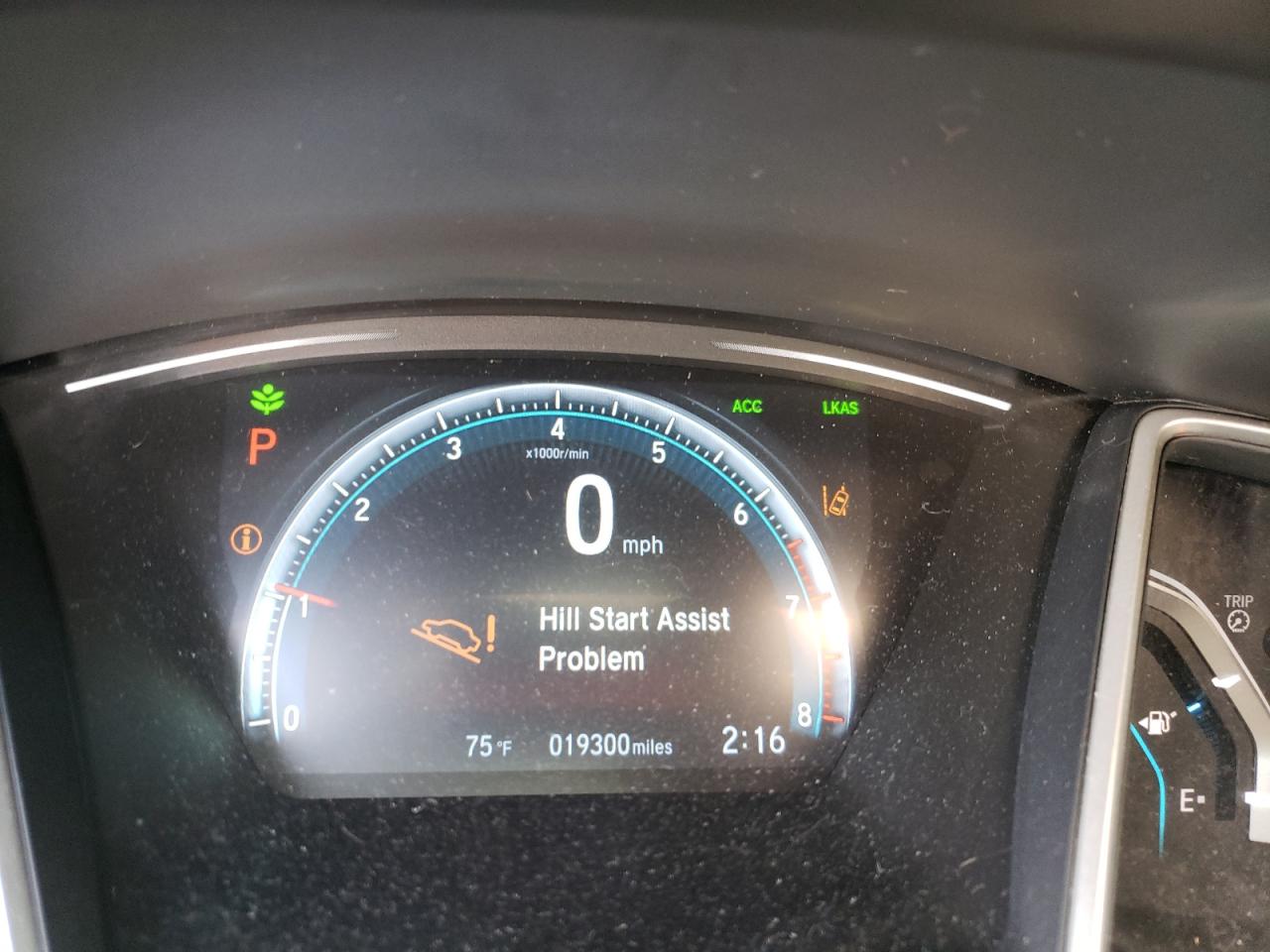 Photo 8 from auction – 2016 HONDA CIVIC EX with VIN 2HGFC1F41GH648262