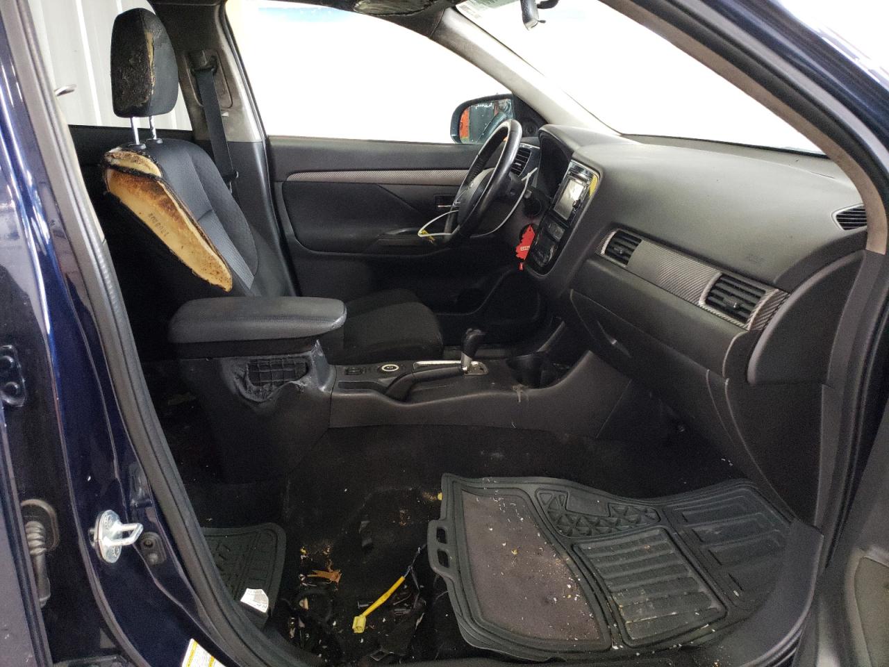 Photo 5 from auction – 2014 MITSUBISHI OUTLANDER with VIN JA4AZ3A31EZ012627