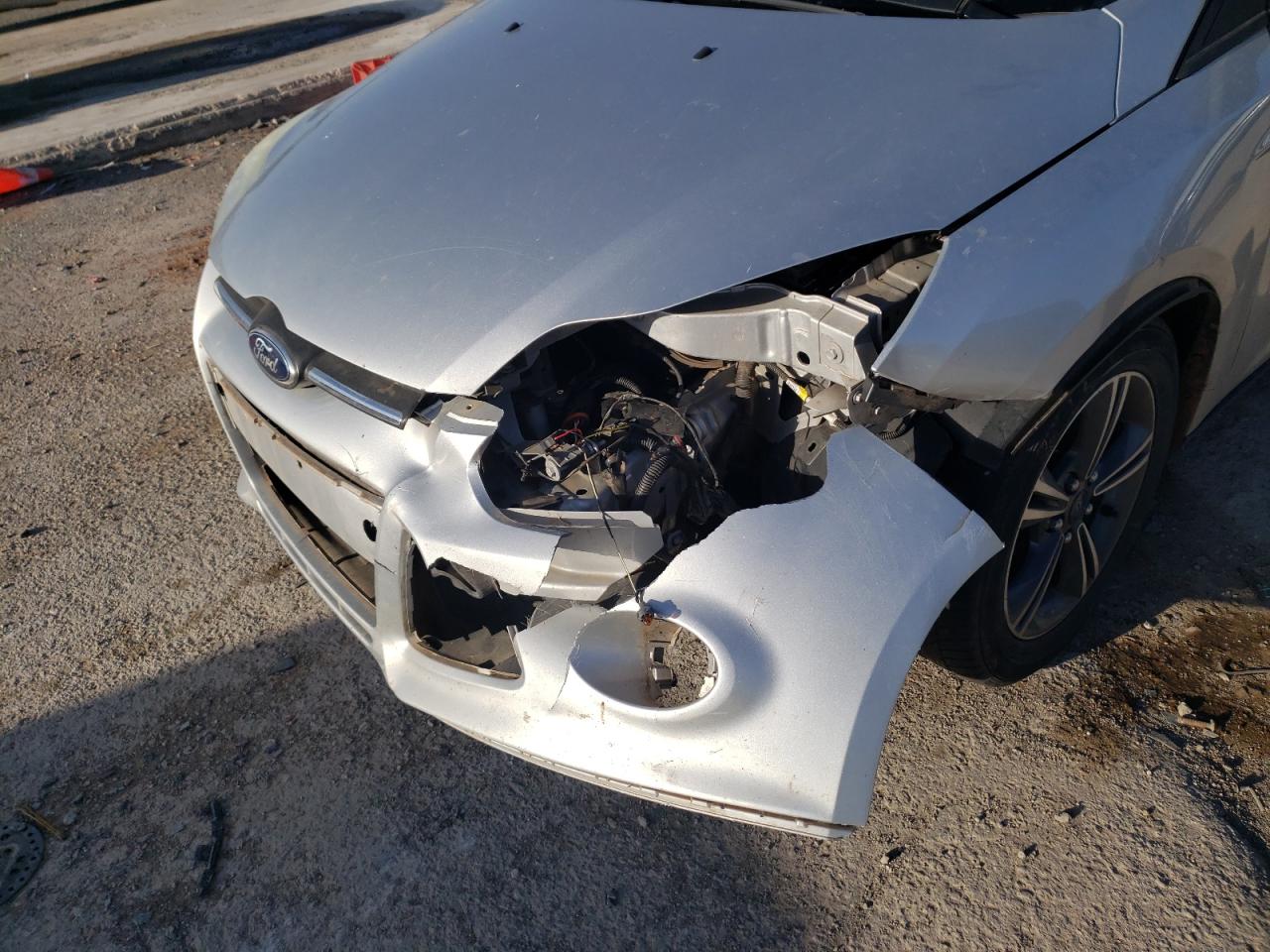 Photo 9 from auction – 2014 FORD FOCUS SE with VIN 1FADP3F29EL340735