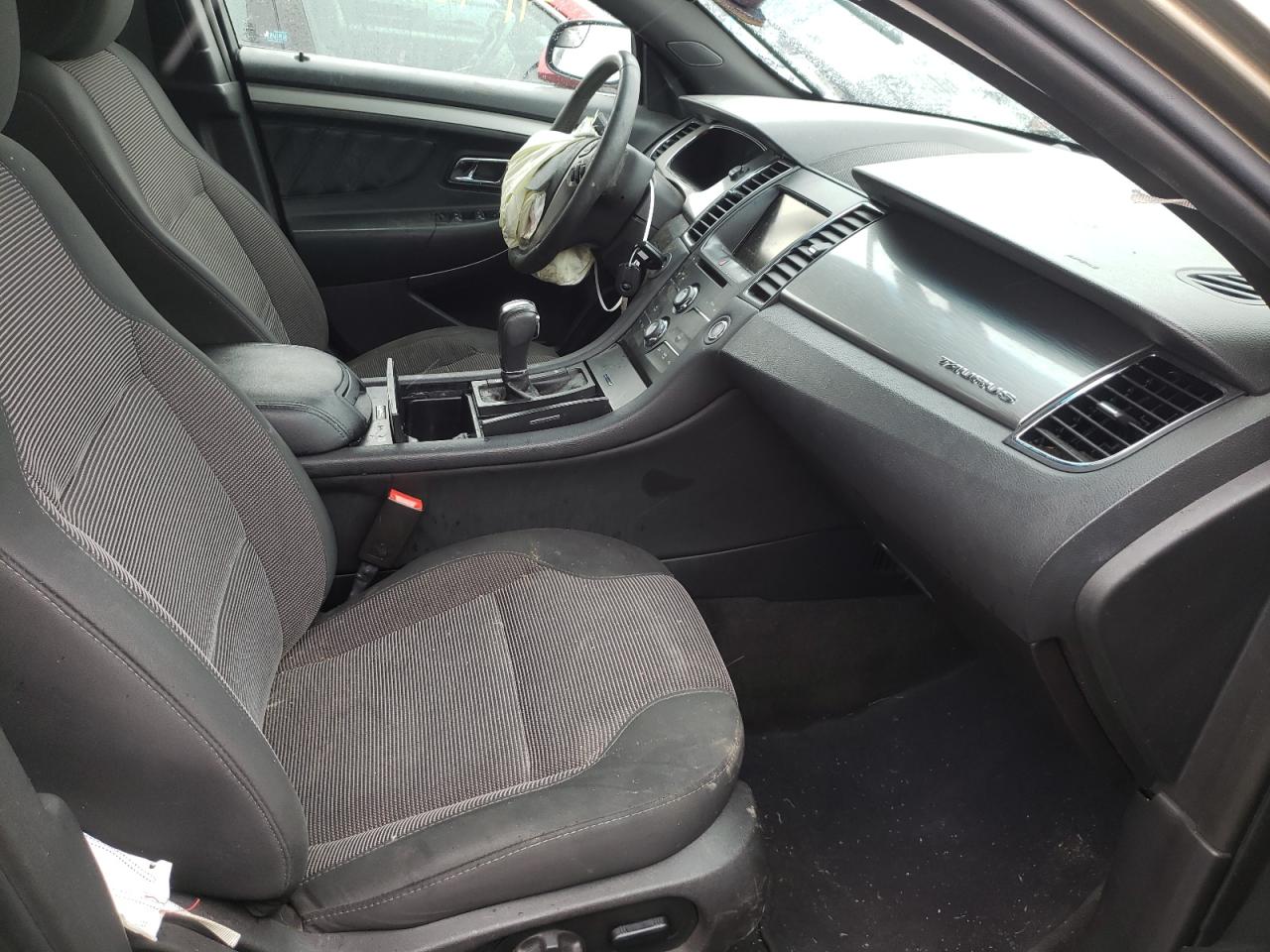 Foto 5 de la subasta – 2013 FORD TAURUS SEL con VIN 1FAHP2E88DG185197