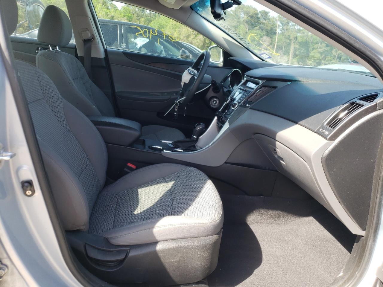 Photo 5 from auction – 2012 HYUNDAI SONATA GLS with VIN 5NPEB4AC4CH359004