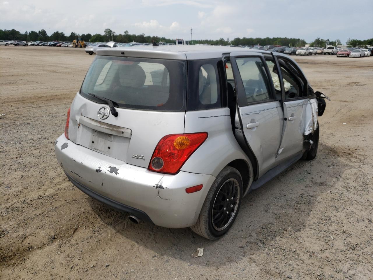 Photo 4 from auction – 2004 TOYOTA SCION XA with VIN JTKKT624840071786