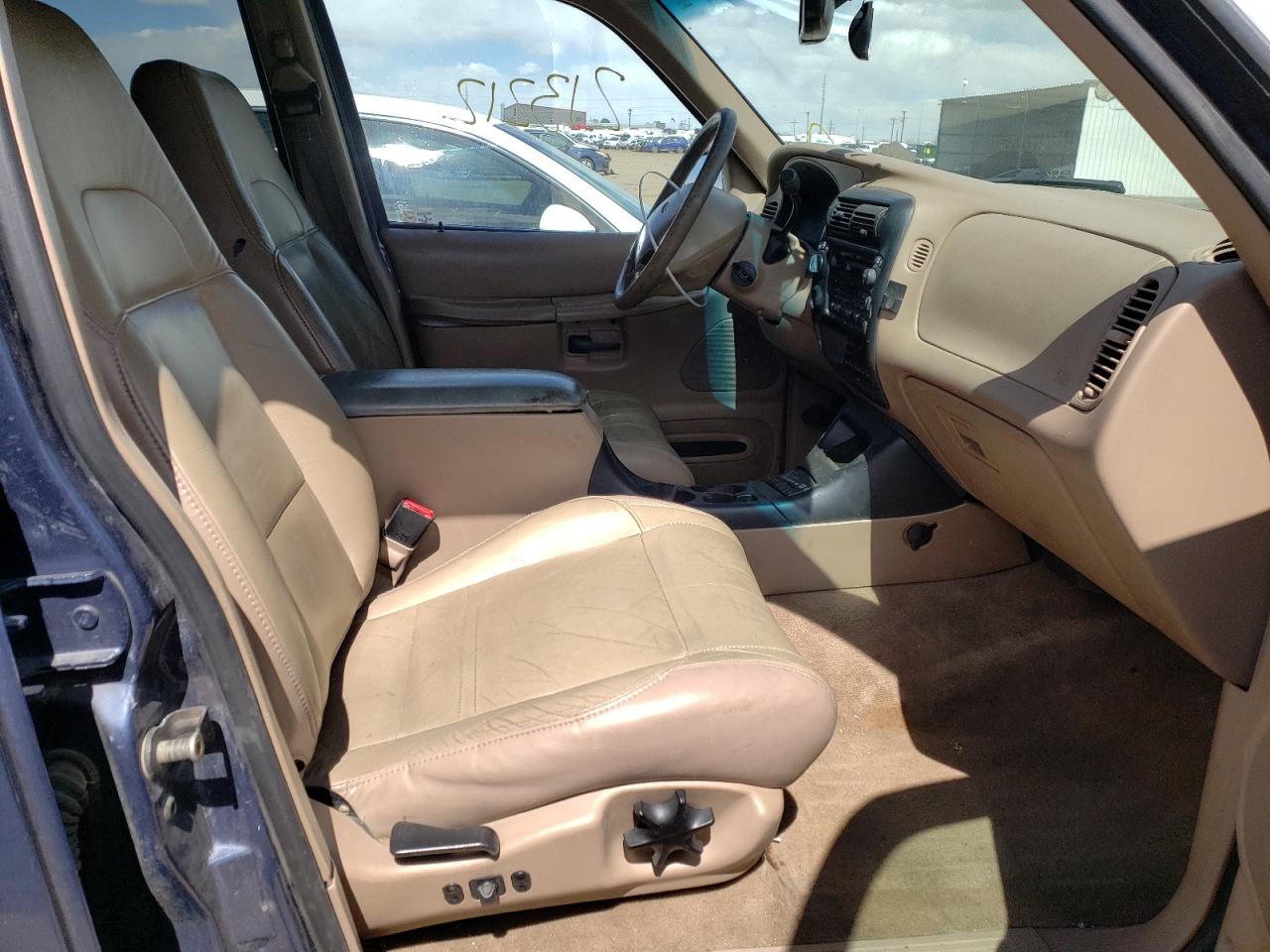 Photo 5 from auction – 2000 FORD EXPLORER E with VIN 1FMZU74E7YZA55879
