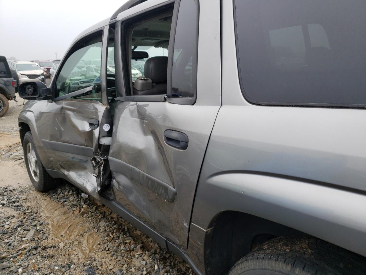 Photo 9 from auction – 2005 CHEVROLET TRAILBLAZE with VIN 1GNES16S256193259