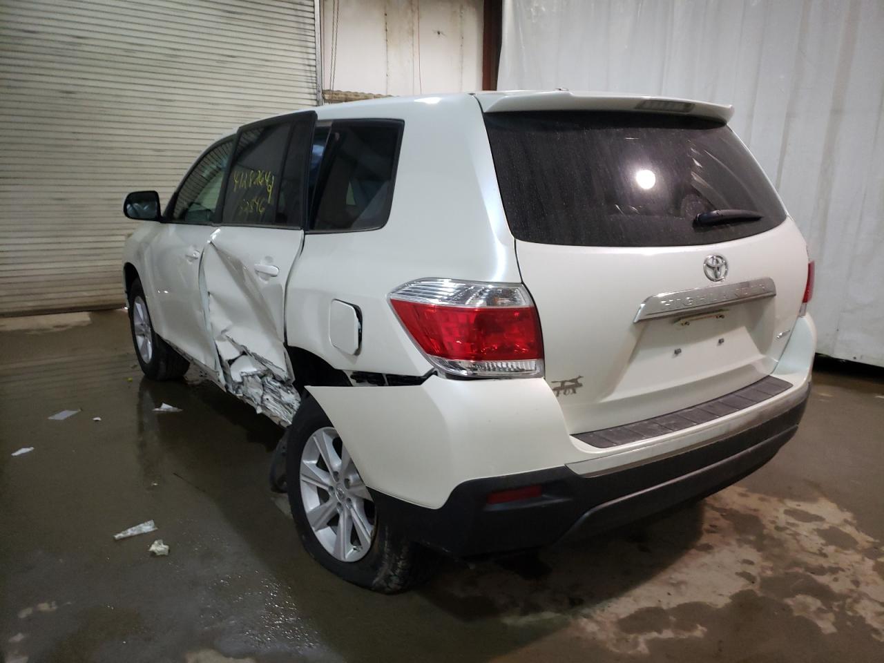 Photo 3 from auction – 2012 TOYOTA HIGHLANDER with VIN 5TDBK3EH9CS149107