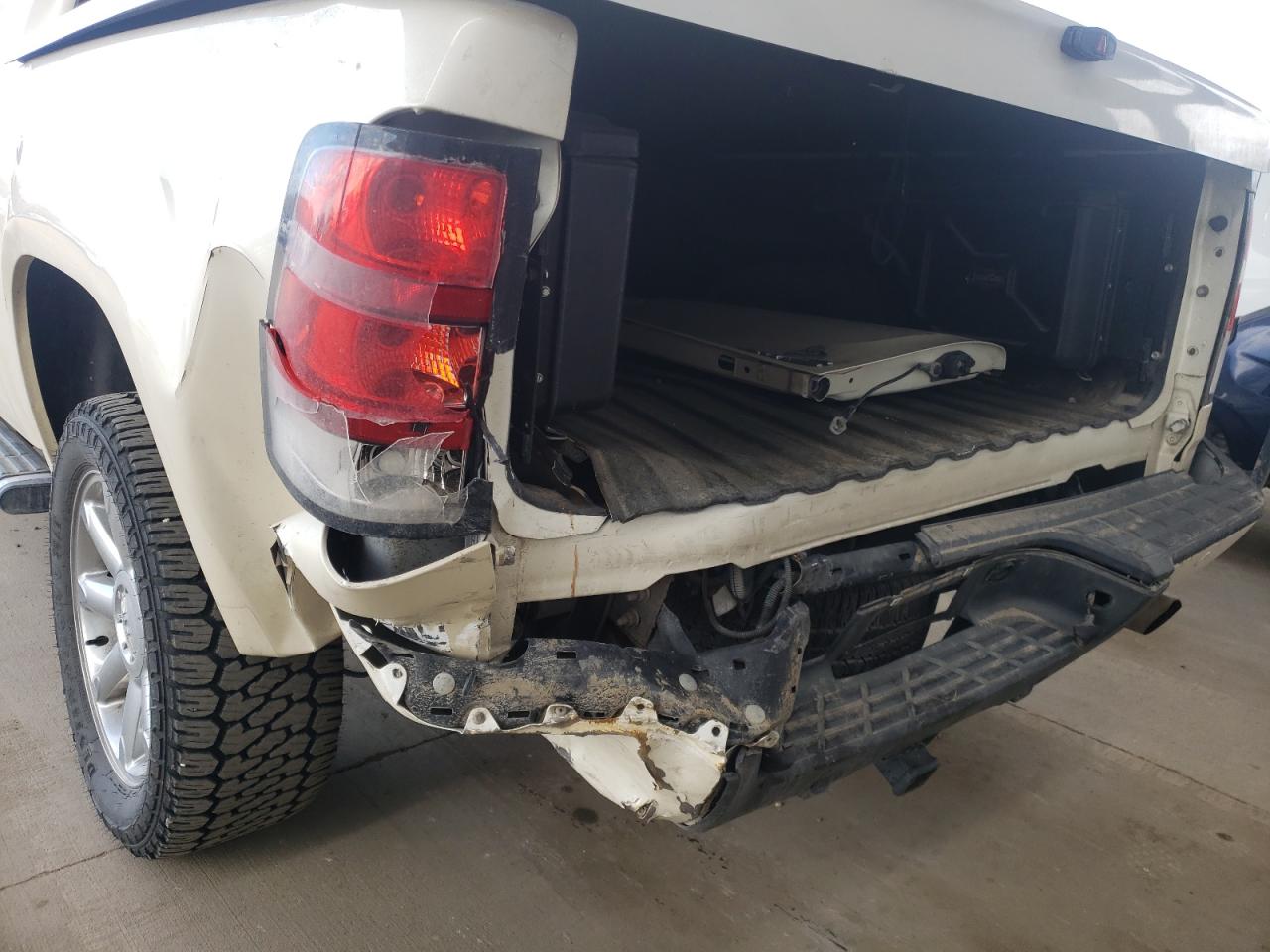 Photo 9 from auction – 2009 GMC SIERRA K15 with VIN 3GTEK03279G186013