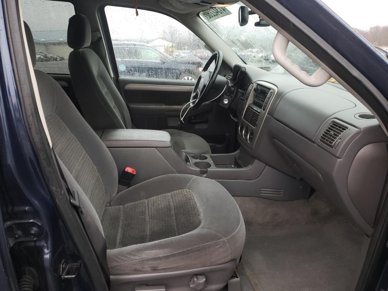 Photo 5 from auction – 2003 FORD EXPLORER X with VIN 1FMZU73K93UB92268