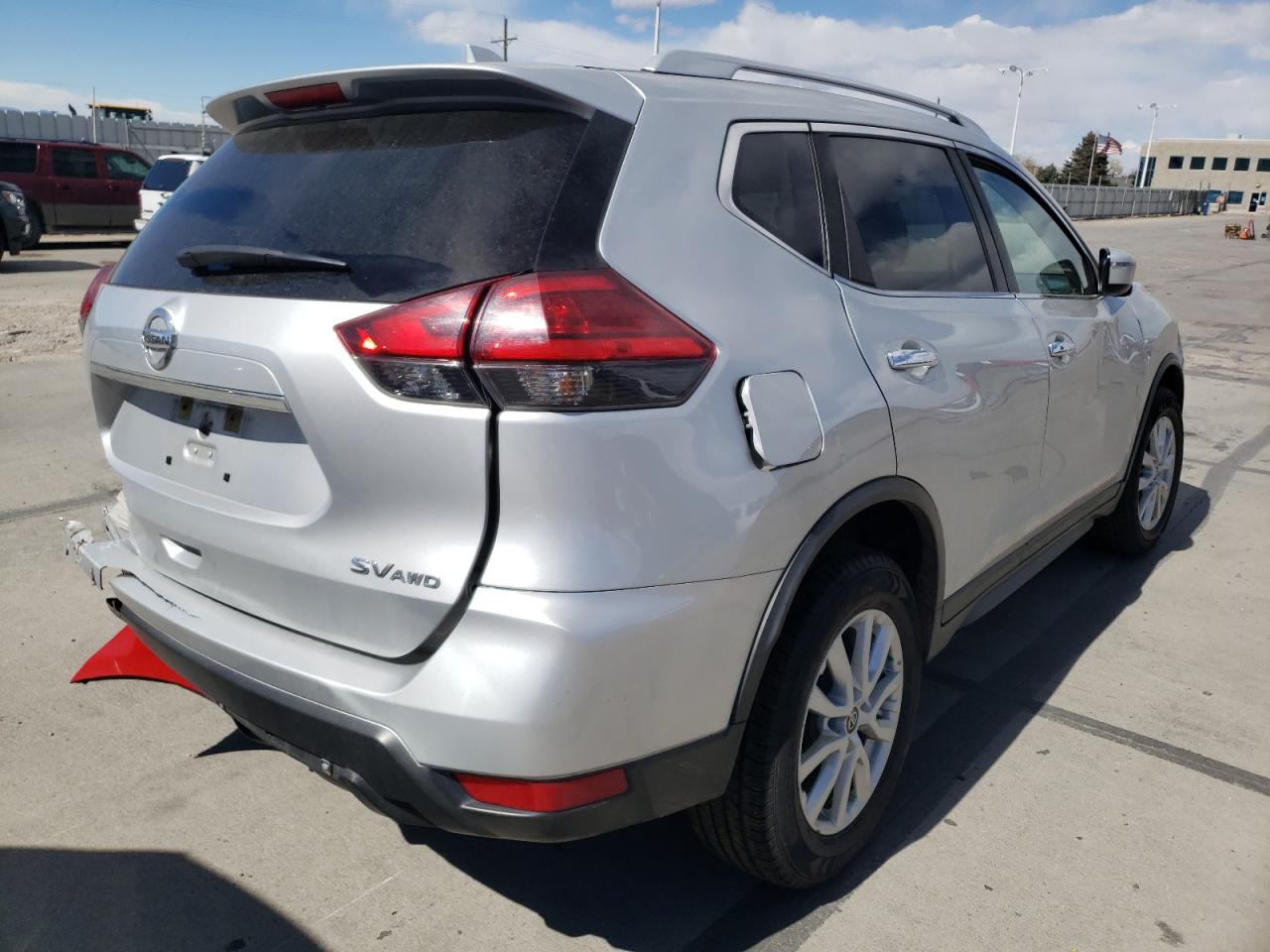 Photo 4 from auction – 2017 NISSAN ROGUE S with VIN KNMAT2MV0HP606351