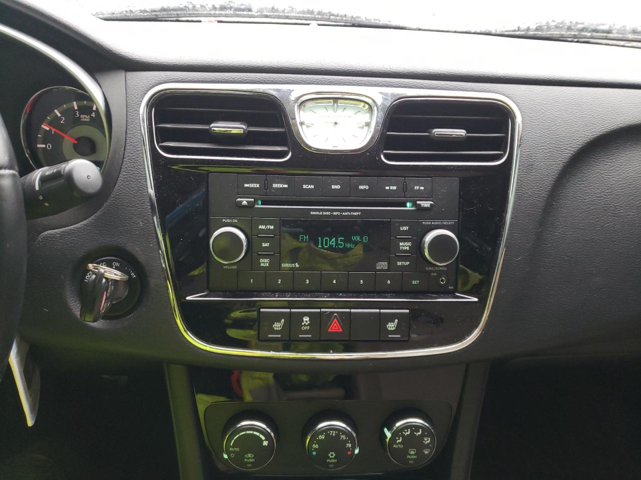 Photo 9 from auction – 2012 CHRYSLER 200 TOURIN with VIN 1C3CCBBG7CN205871