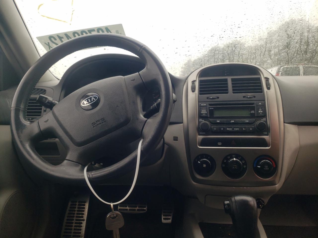 Photo 9 from auction – 2005 KIA SPECTRA5 with VIN KNAFE161855068216