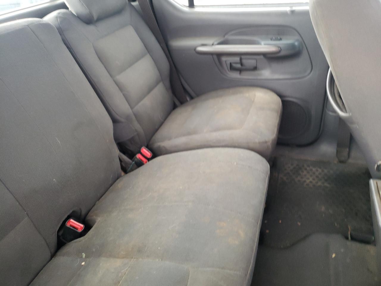 Photo 6 from auction – 2001 FORD EXPLORER S with VIN 1FMZU67EX1UA84530