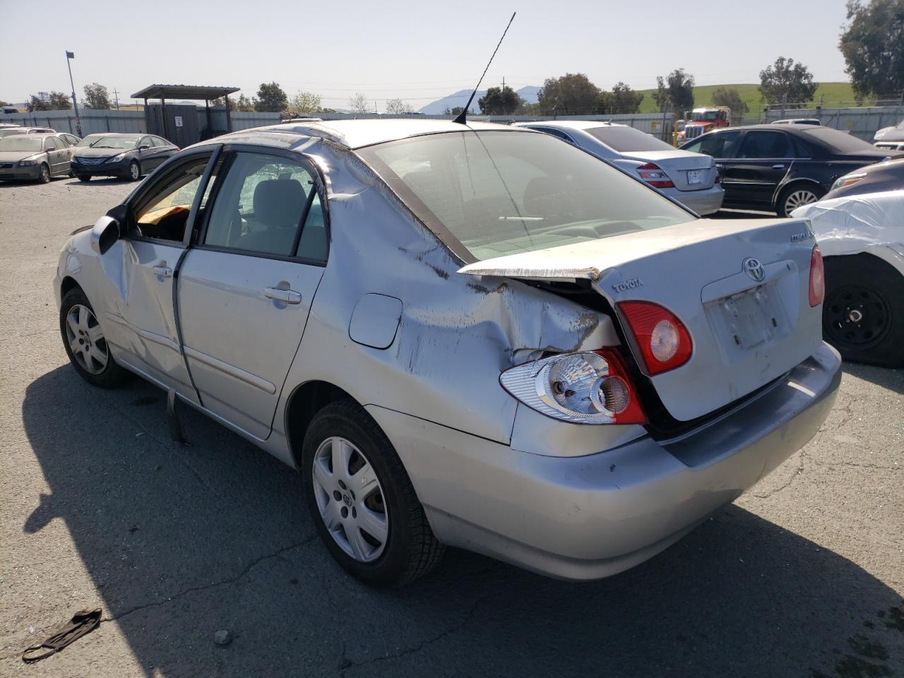 Photo 3 from auction – 2006 TOYOTA COROLLA CE with VIN JTDBR32E460067198