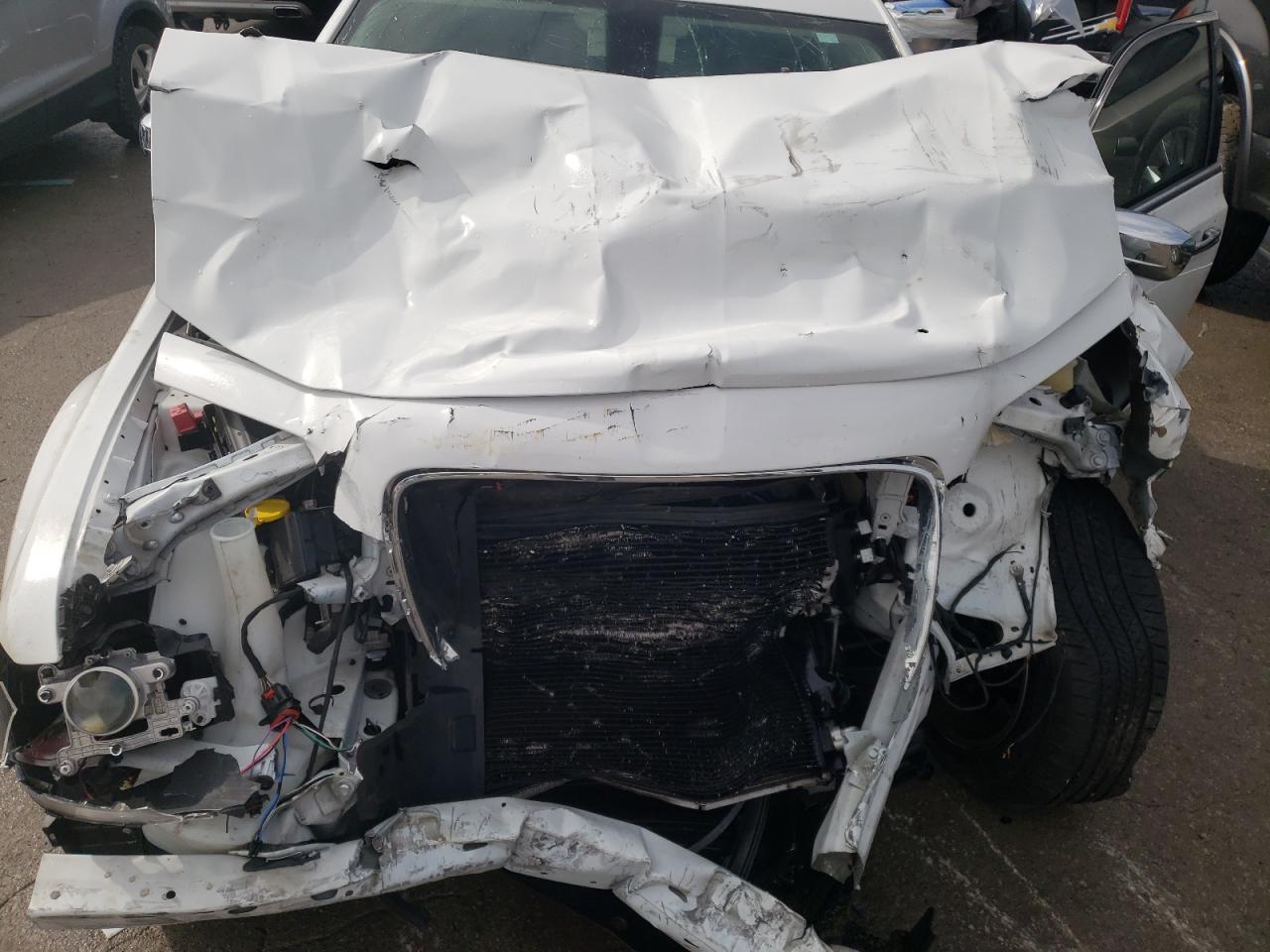 Photo 7 from auction – 2019 CHRYSLER 300 LIMITE with VIN 2C3CCAKGXKH704519