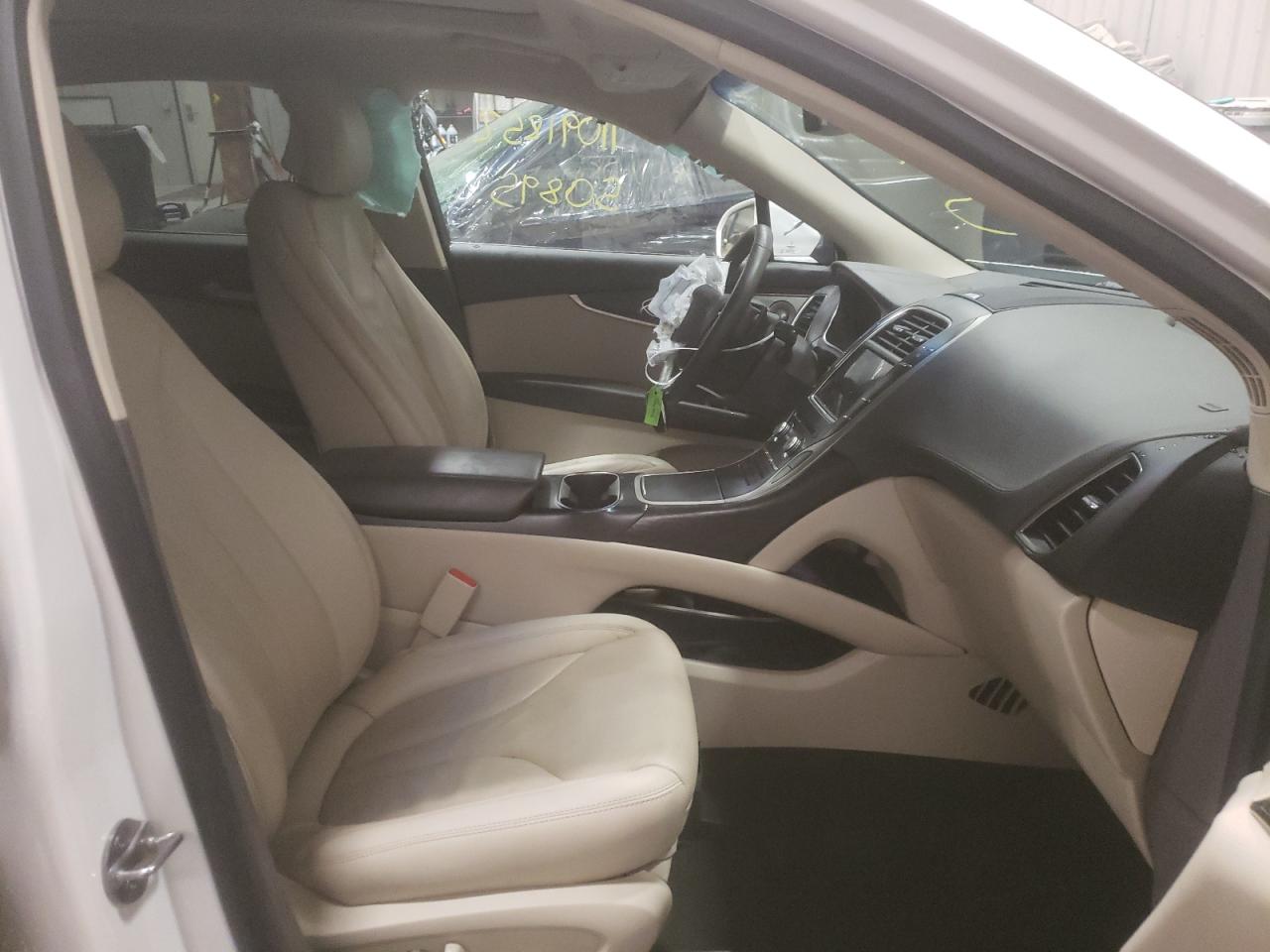 Photo 5 from auction – 2019 LINCOLN NAUTILUS R with VIN 2LMPJ8LP1KBL33733