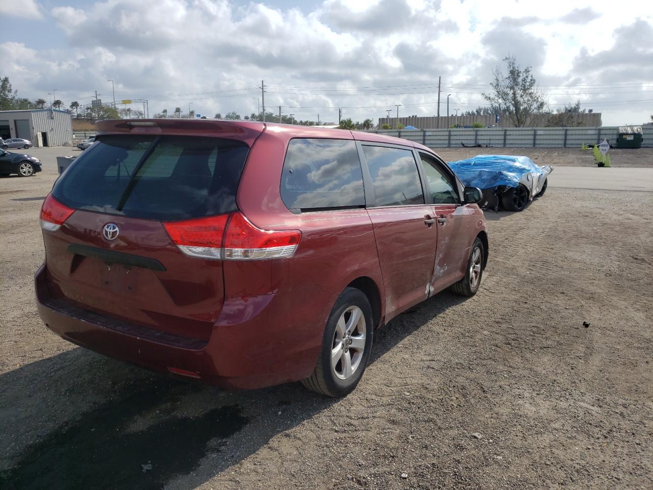 Photo 4 from auction – 2013 TOYOTA SIENNA with VIN 5TDZK3DC9DS372091